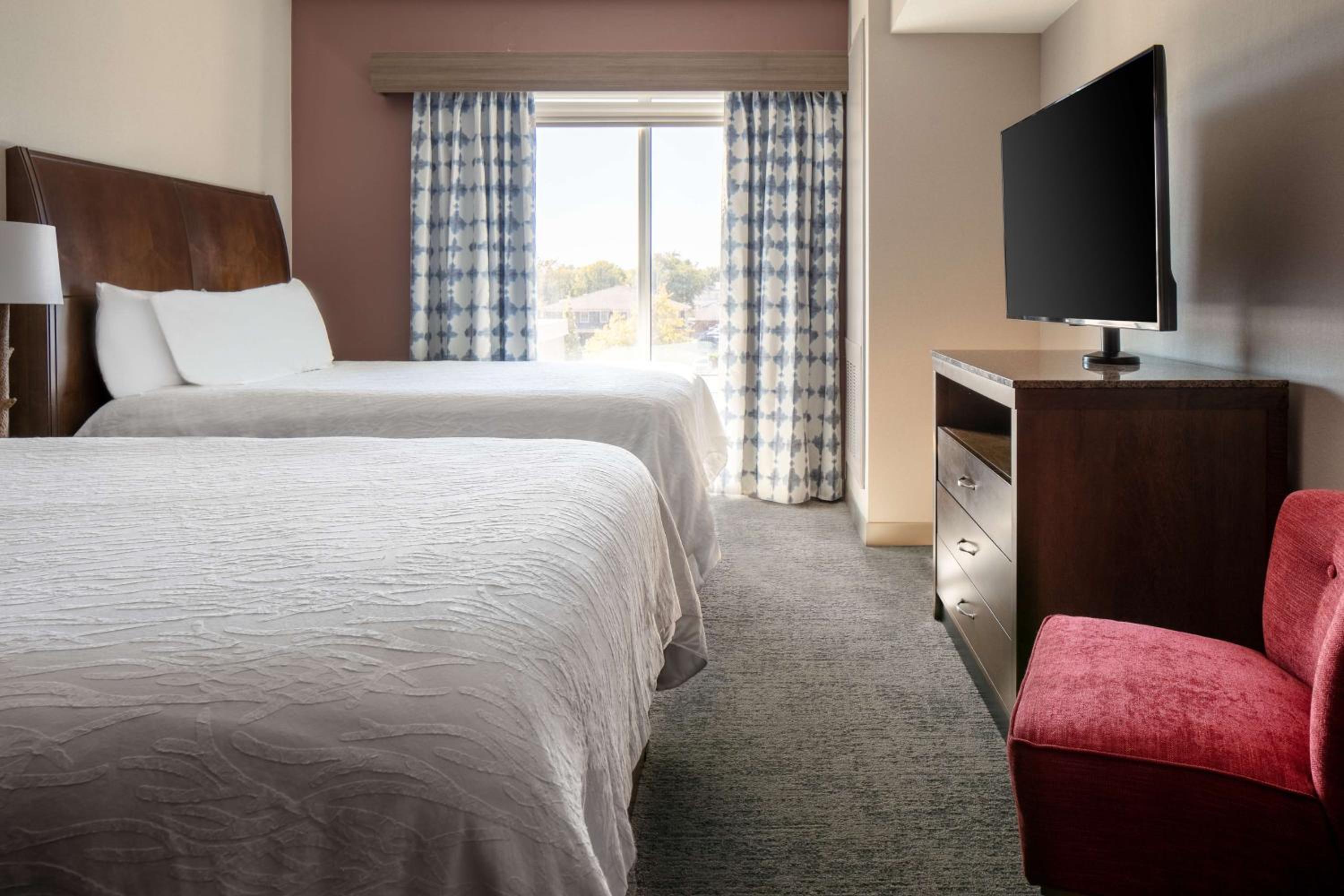 Junior Suite with Two Queen Beds - Photo 4