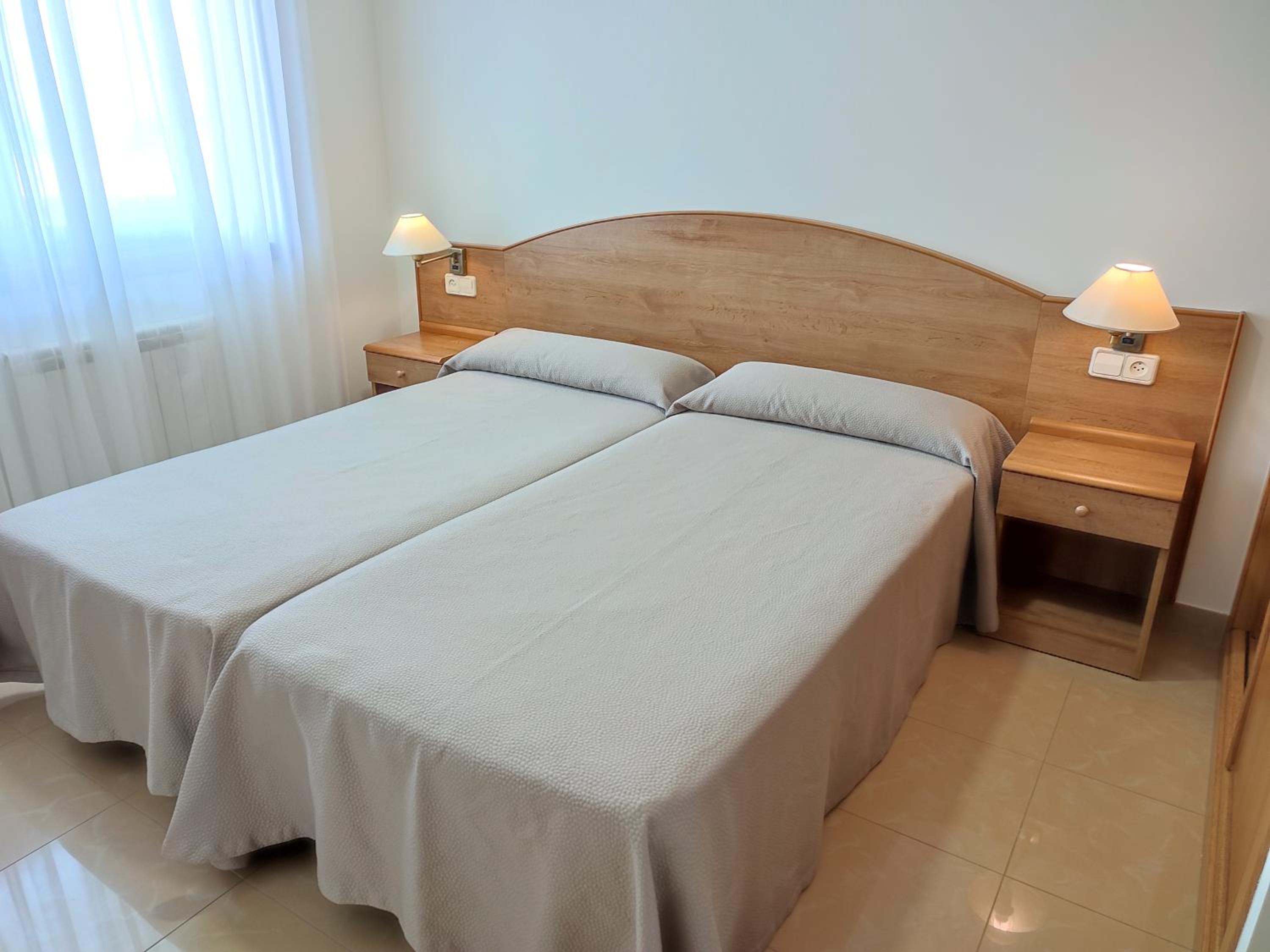 One-Bedroom Apartment (4 Adults) with Terrace photo 1
