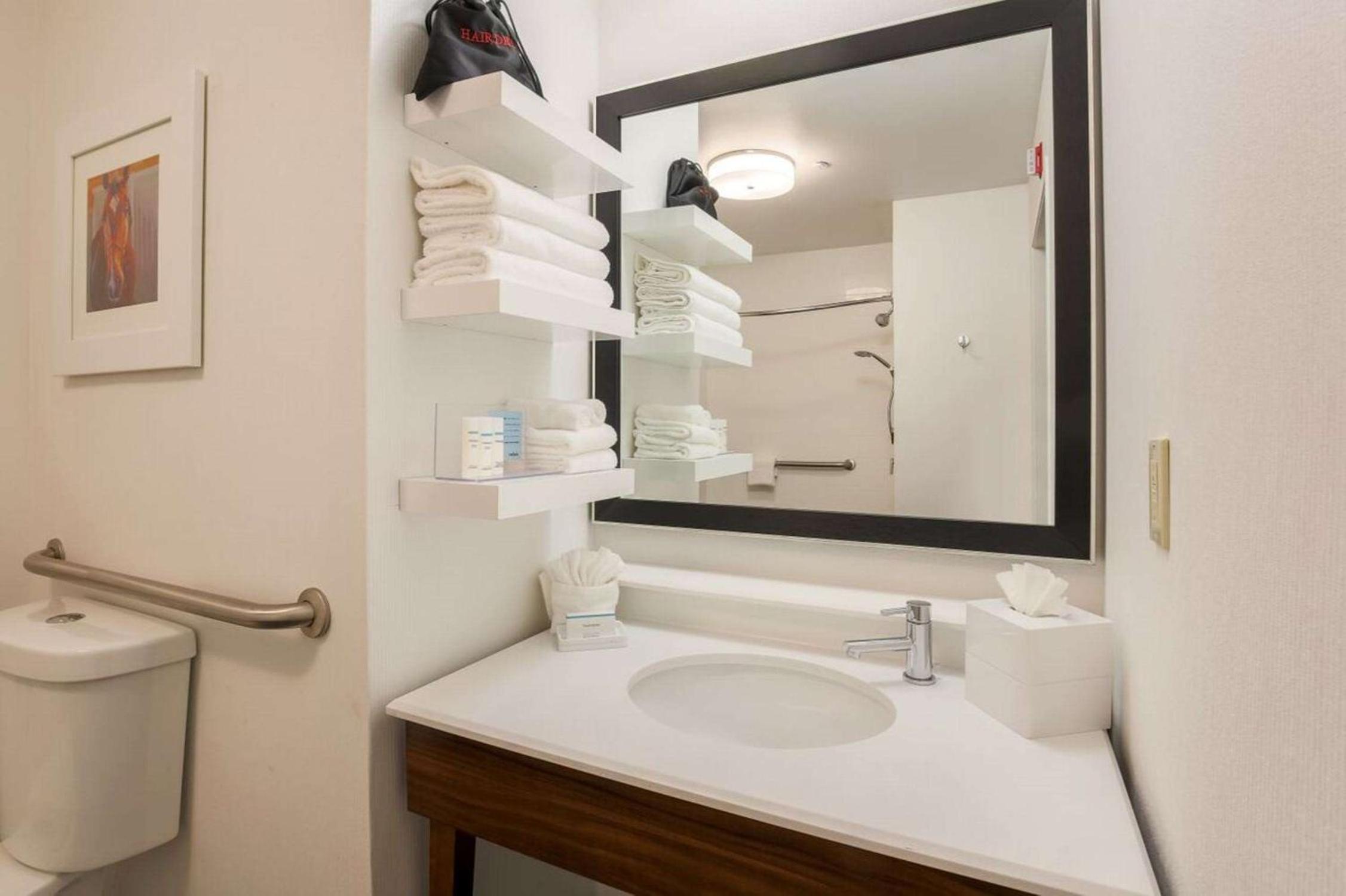 King Room - Mobility Access/Non-Smoking - Photo 2