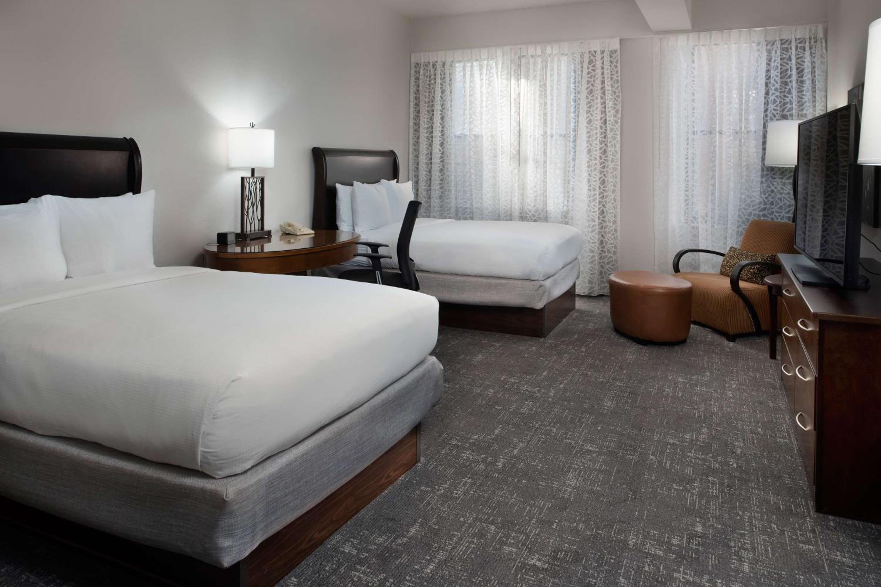 Double Room With Two Double Beds And Roll-In Shower photo 1