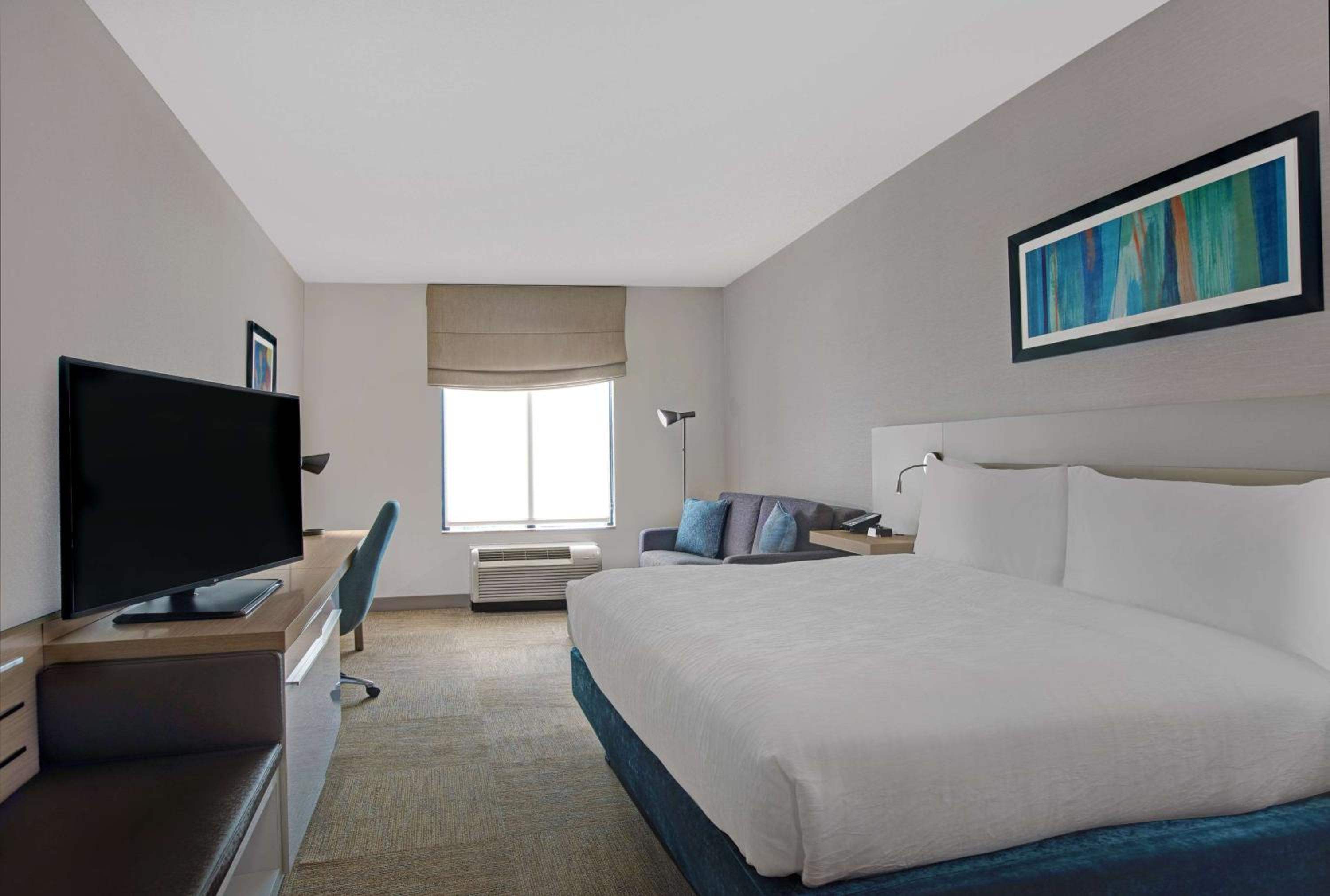 King Corner Room with Sofa Bed