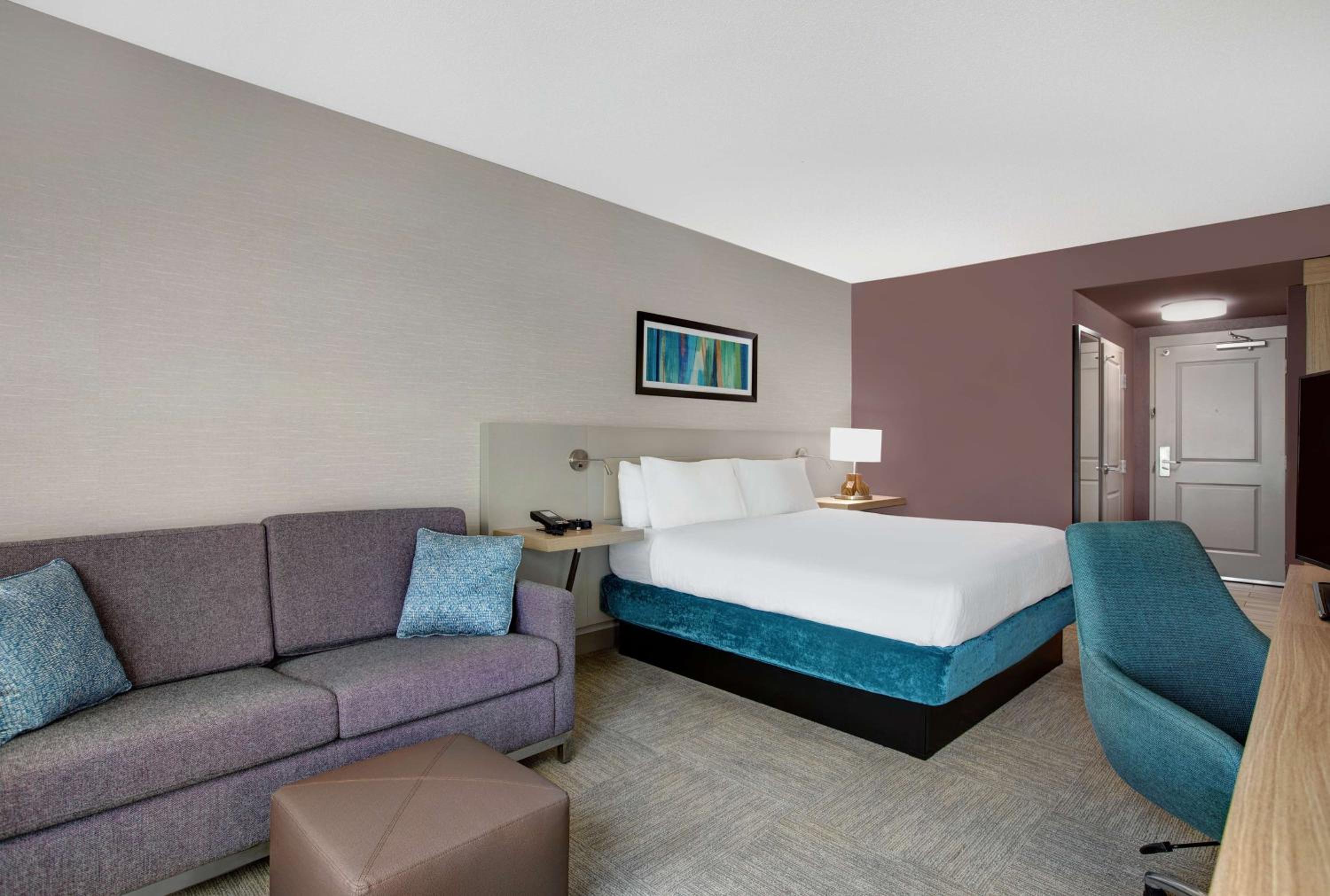 King Room with Sofa Bed - Non-Smoking - Photo 1