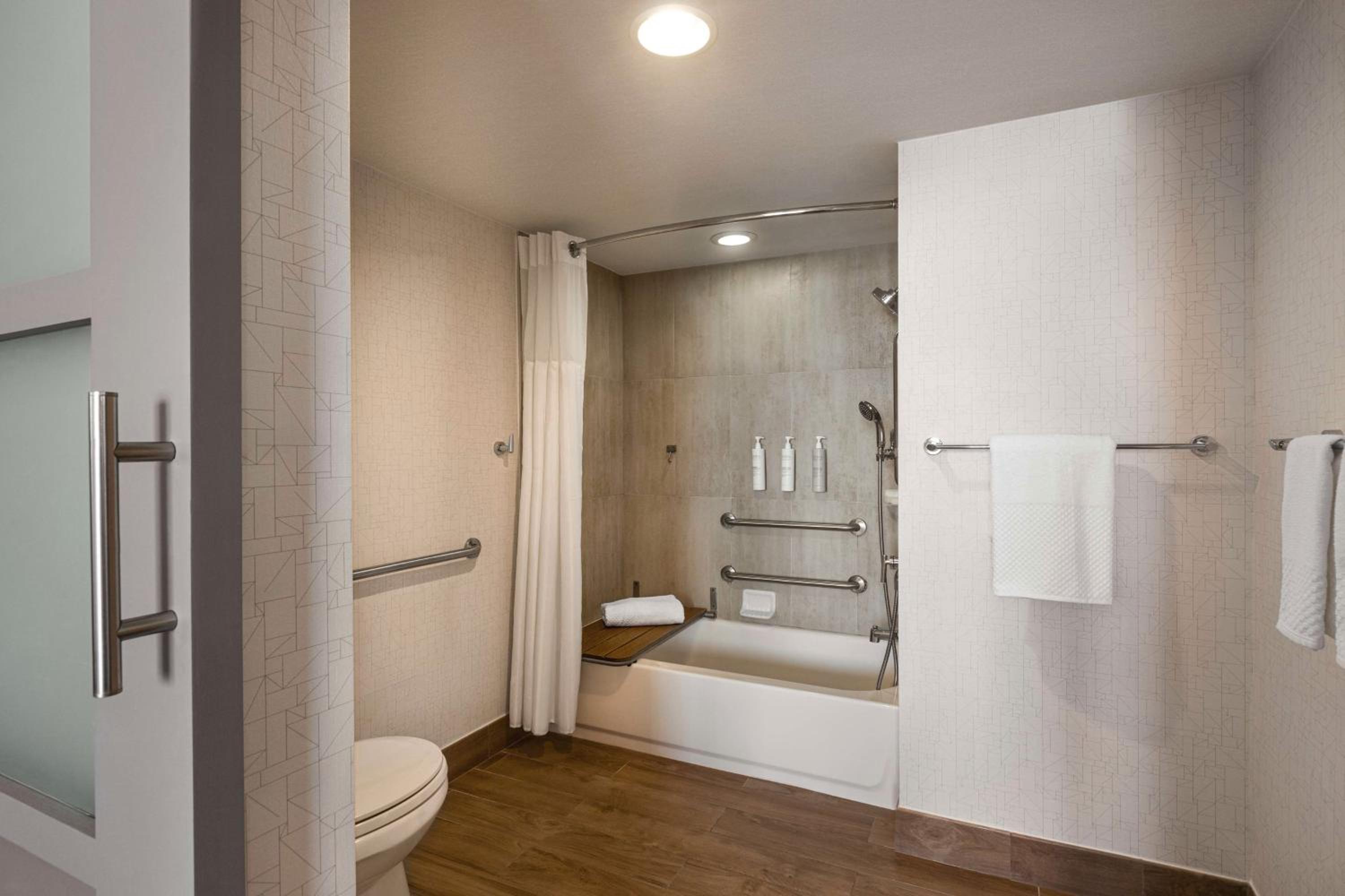Embassy Suites by Hilton Miami International Airport, Foto 2