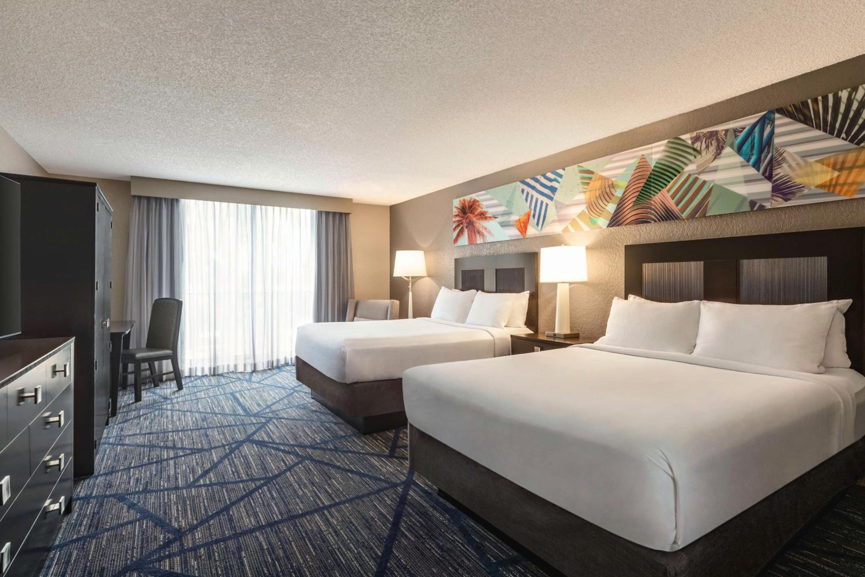 Suite, 2 Queen Beds, Balcony (Oversize Suite)