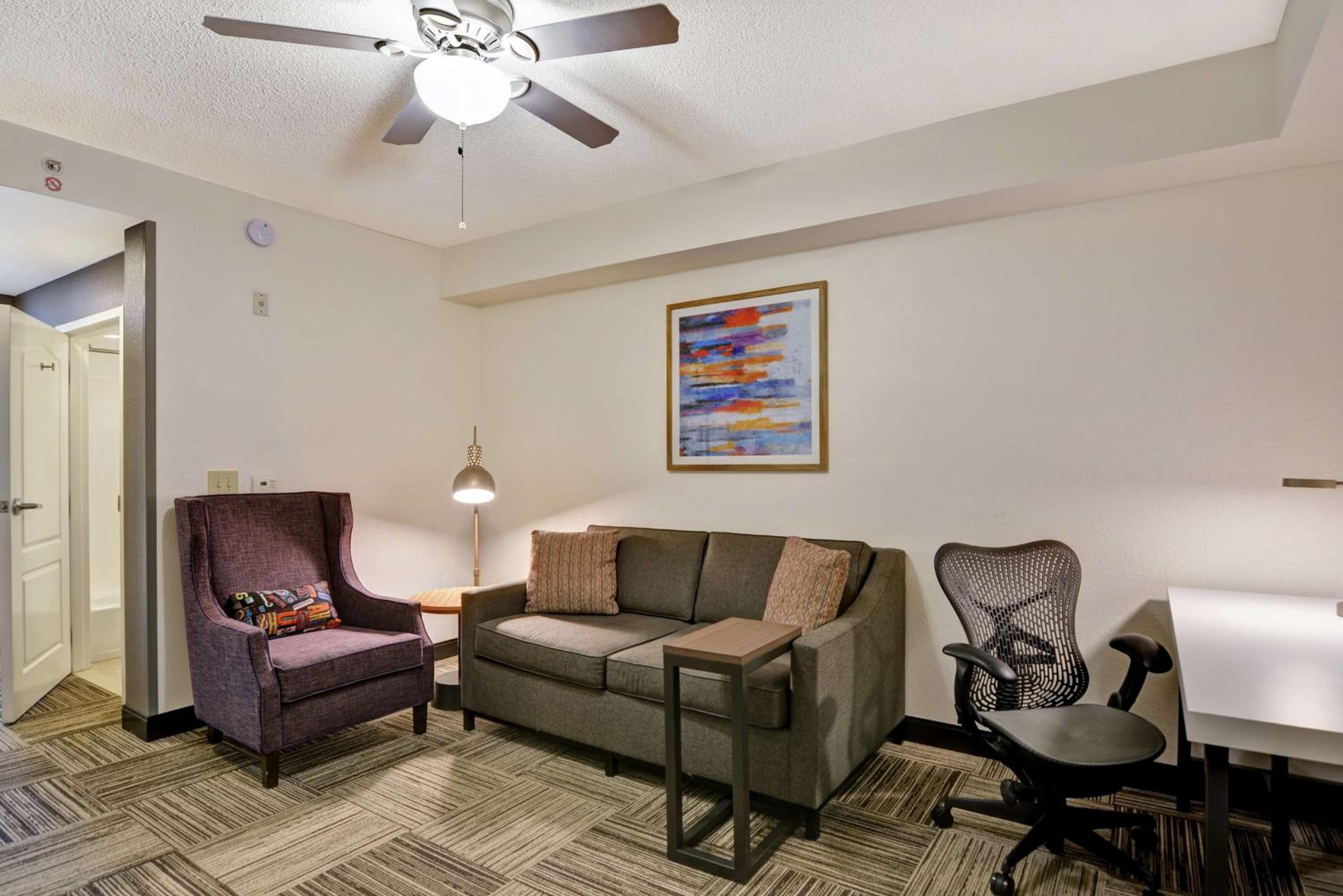 One-Bedroom King Suite with Sofa Bed - Photo 5