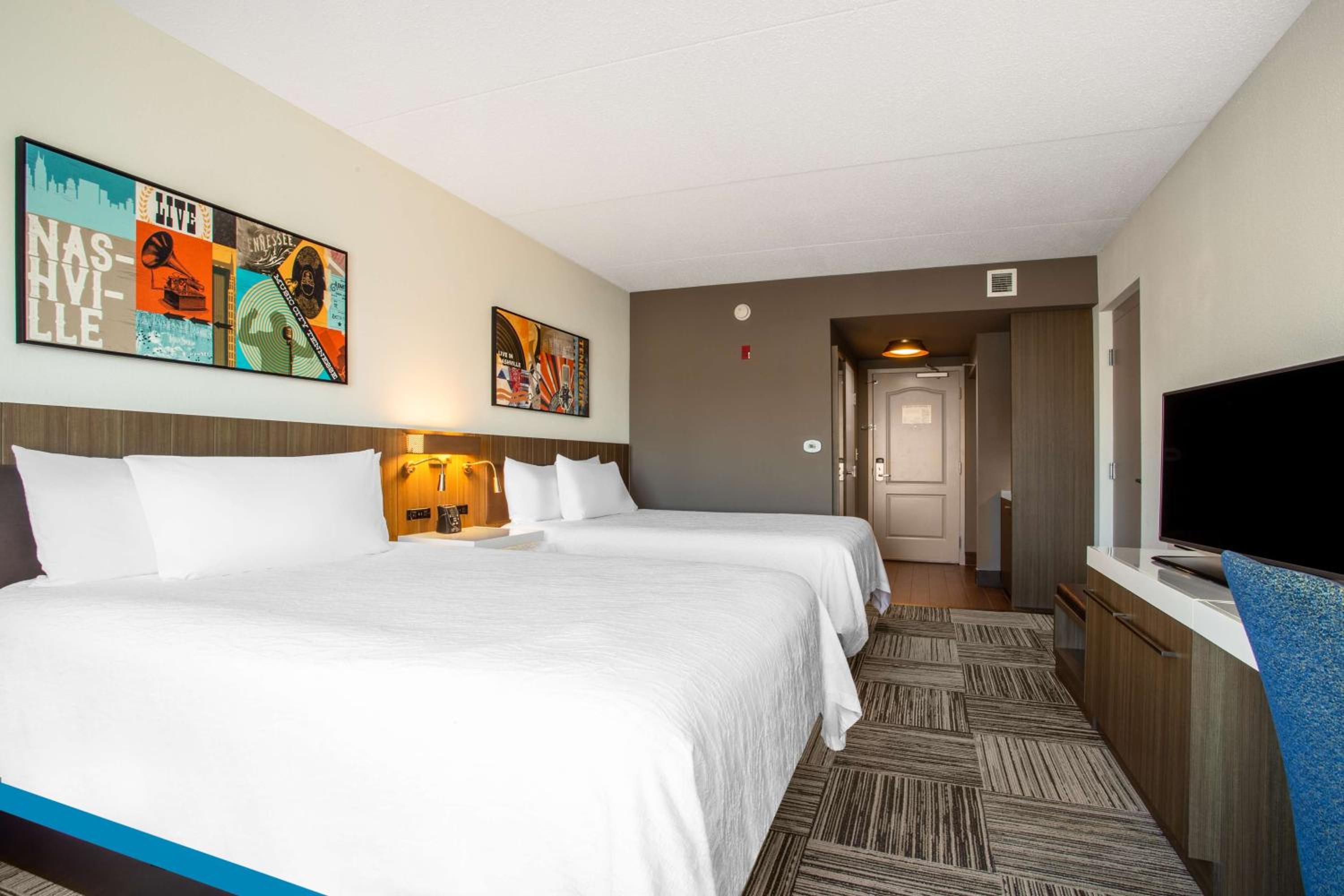 Queen Room with Two Queen Beds - Photo 1