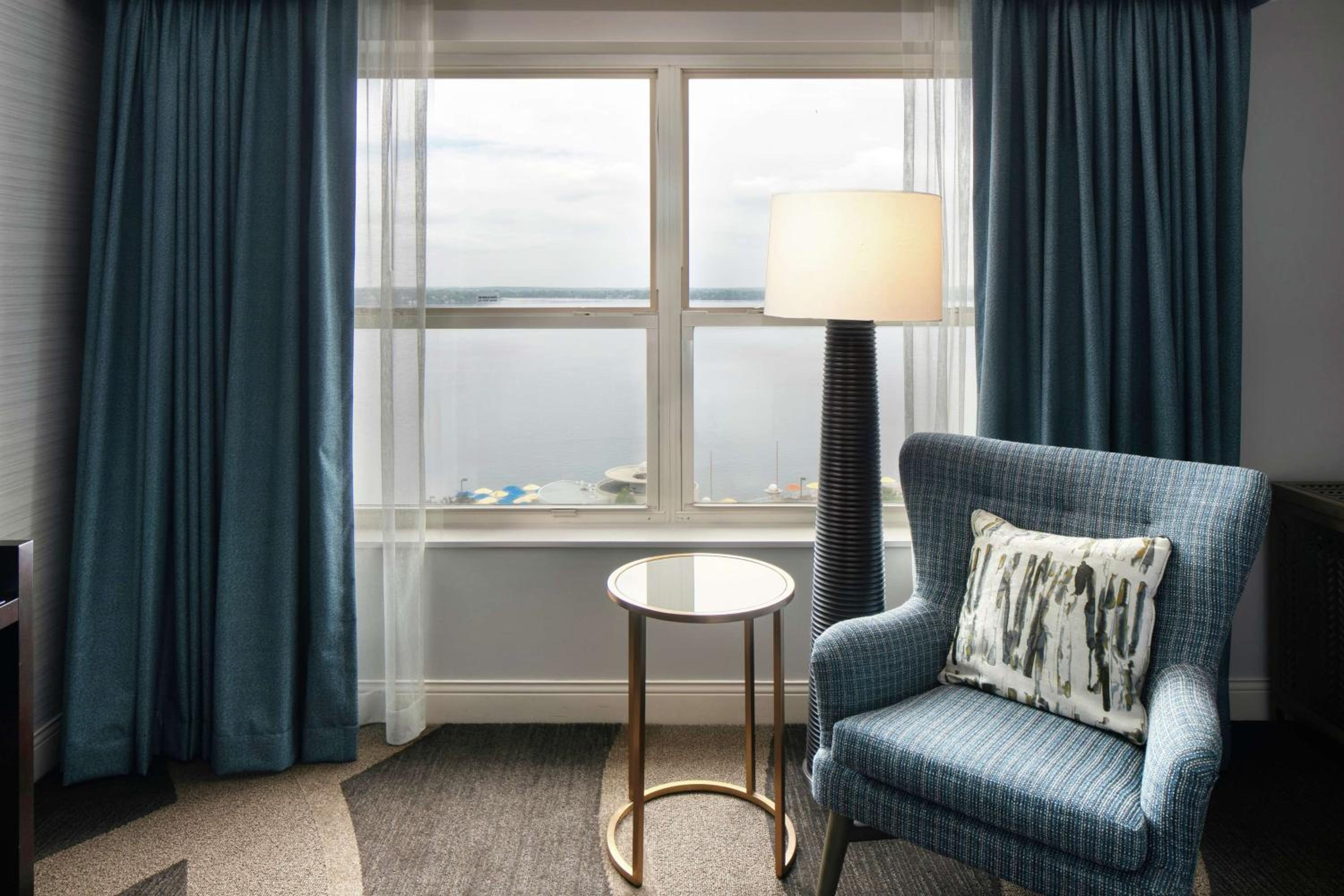 Corner King Room - Photo 6