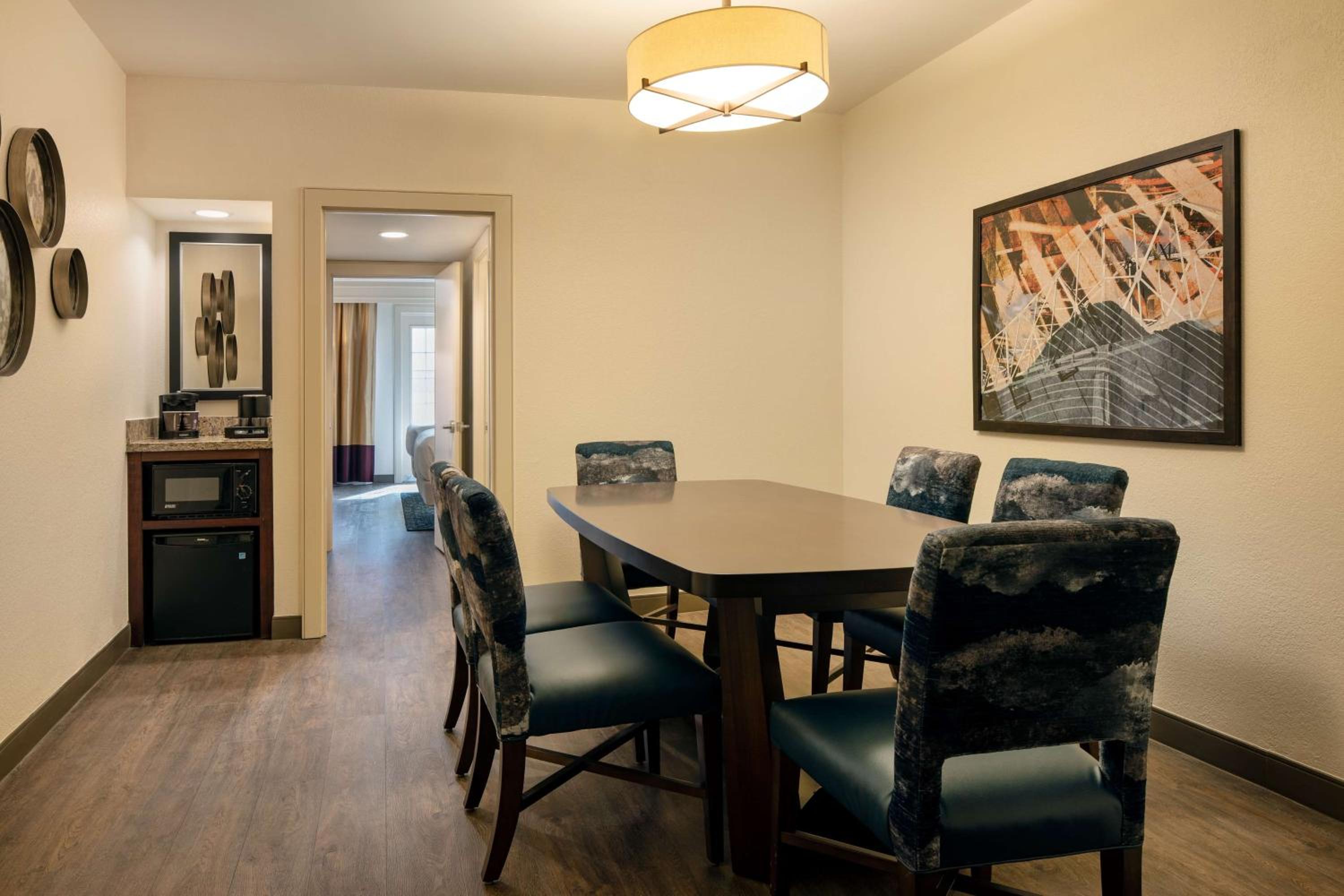 Executive One-Bedroom Double Suite - Non-Smoking photo 2