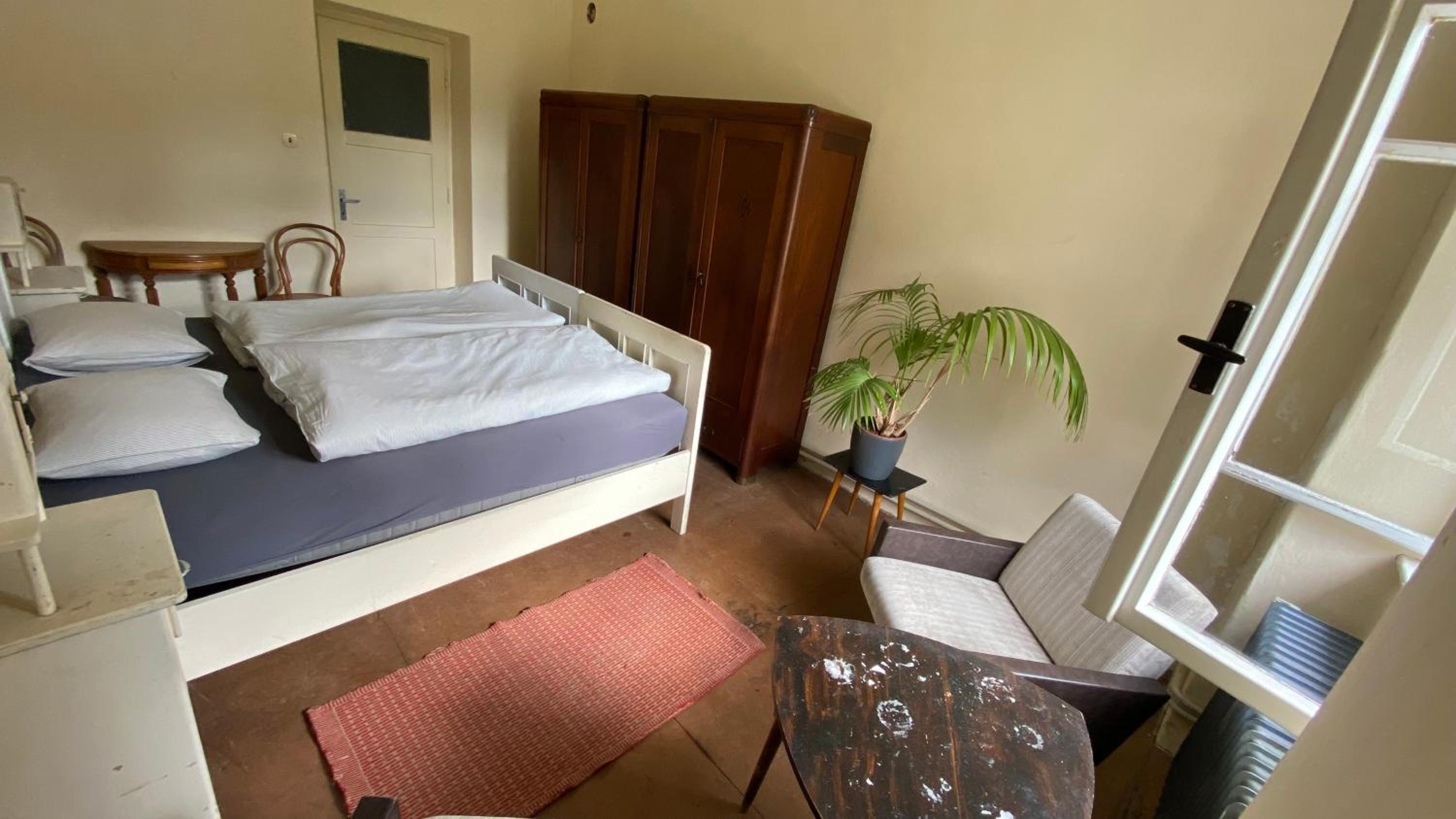 Double Room with Shared Bathroom photo 3
