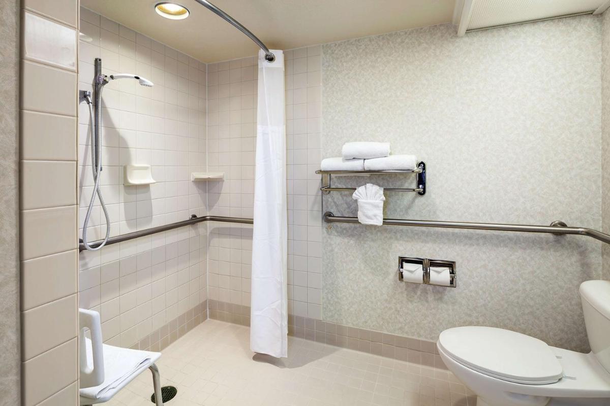 King Room - Disability Access photo 2