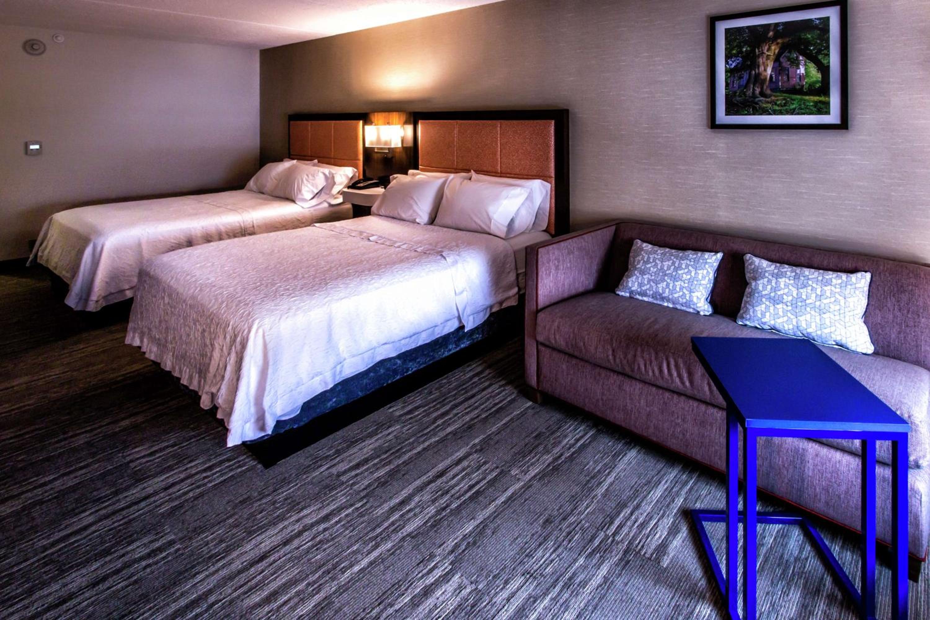 Double Queen Suite - Photo 1