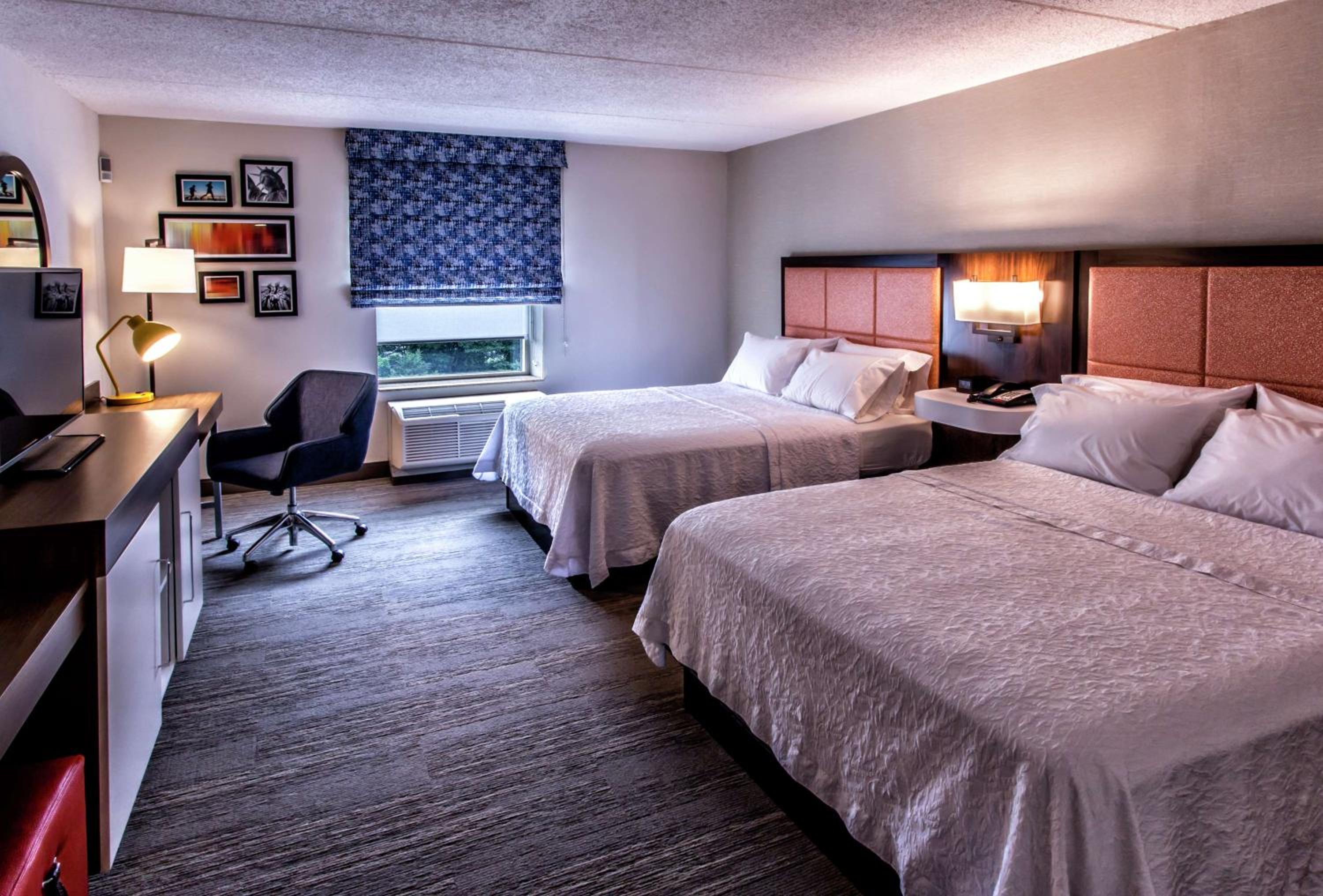 Room with Two Queen Beds - Non-Smoking - Photo 1