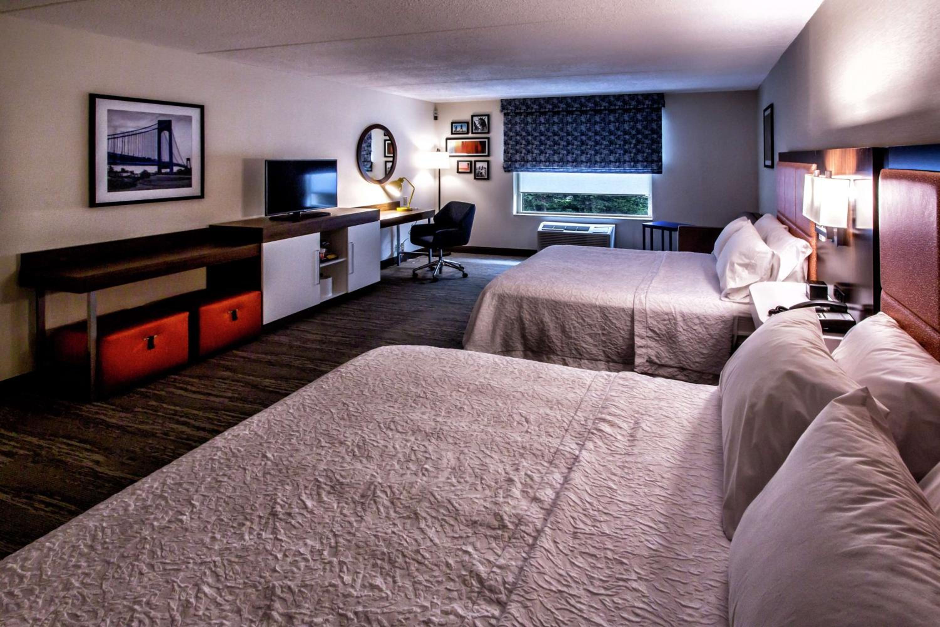 Queen Room with Two Queen Beds and Roll-In Shower - Mobility and Hearing Access/Non-Smoking - Photo 3