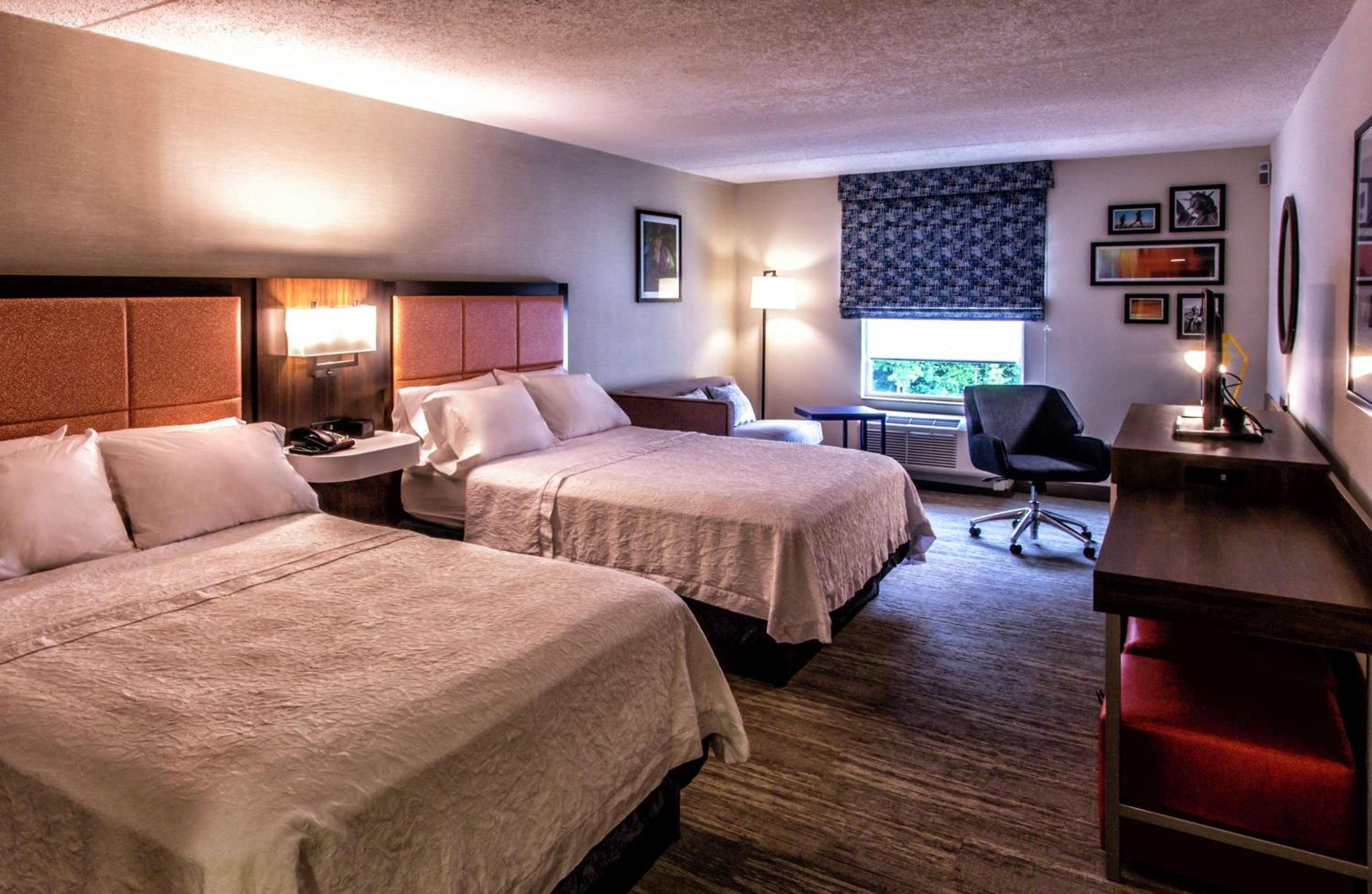 Double Queen Suite - Photo 2