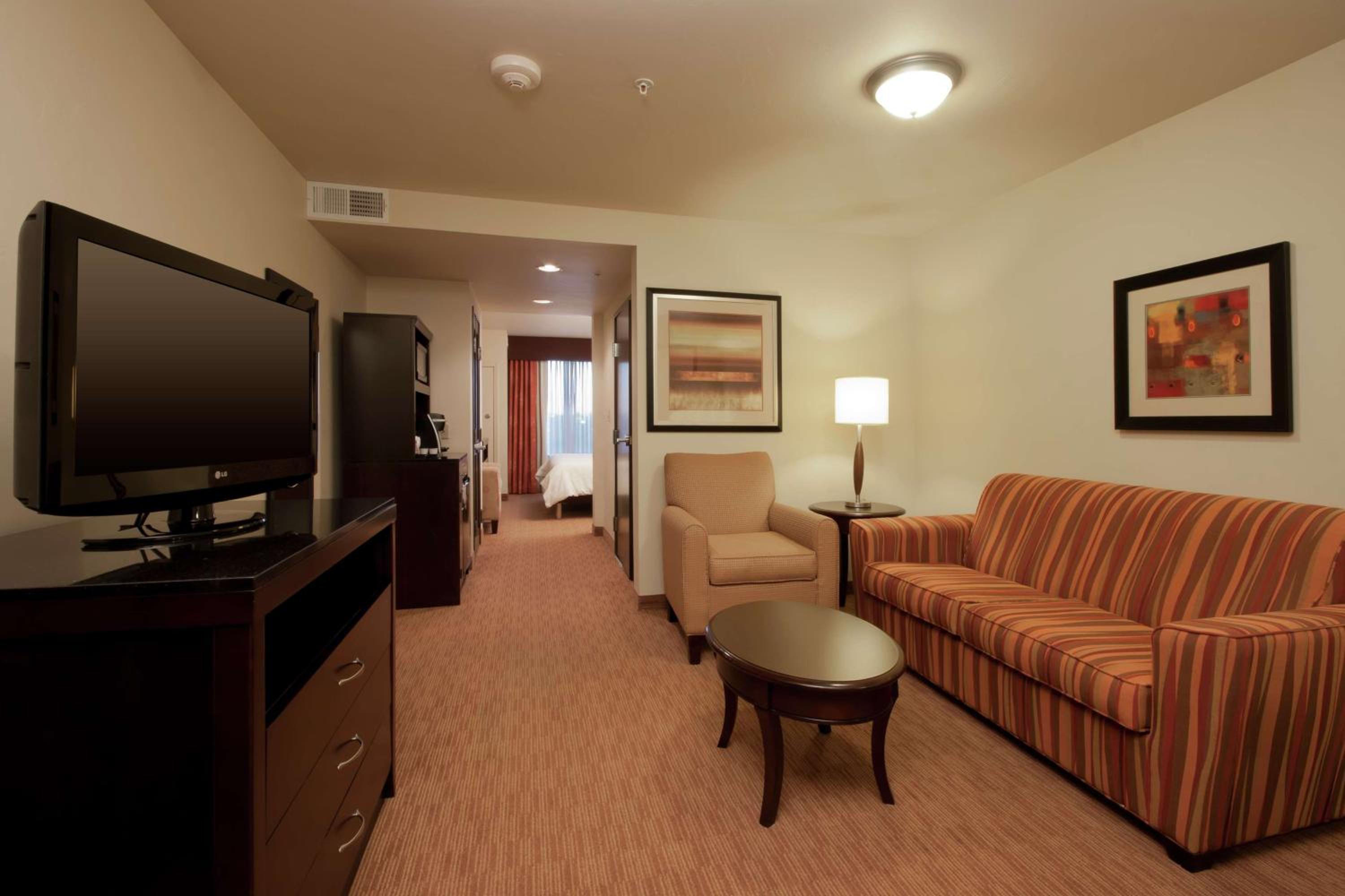 King Room with Sofa Bed - Non-Smoking - Photo 1