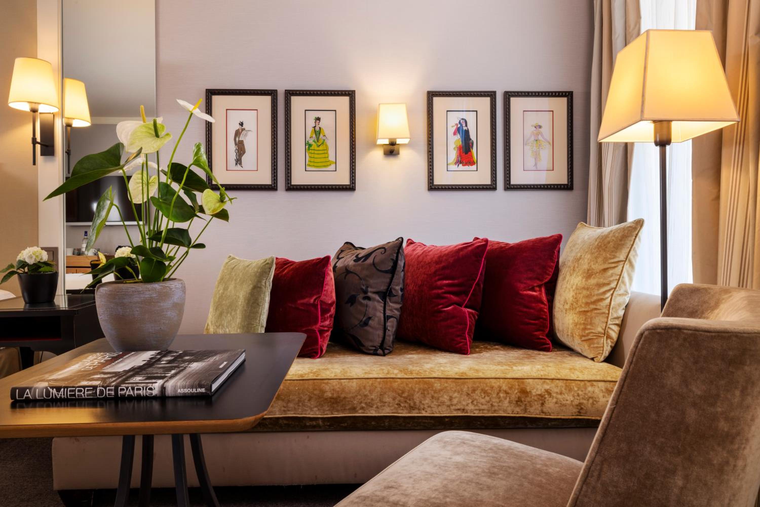 Executive Double or Twin Room - " La Parisienne" photo 3