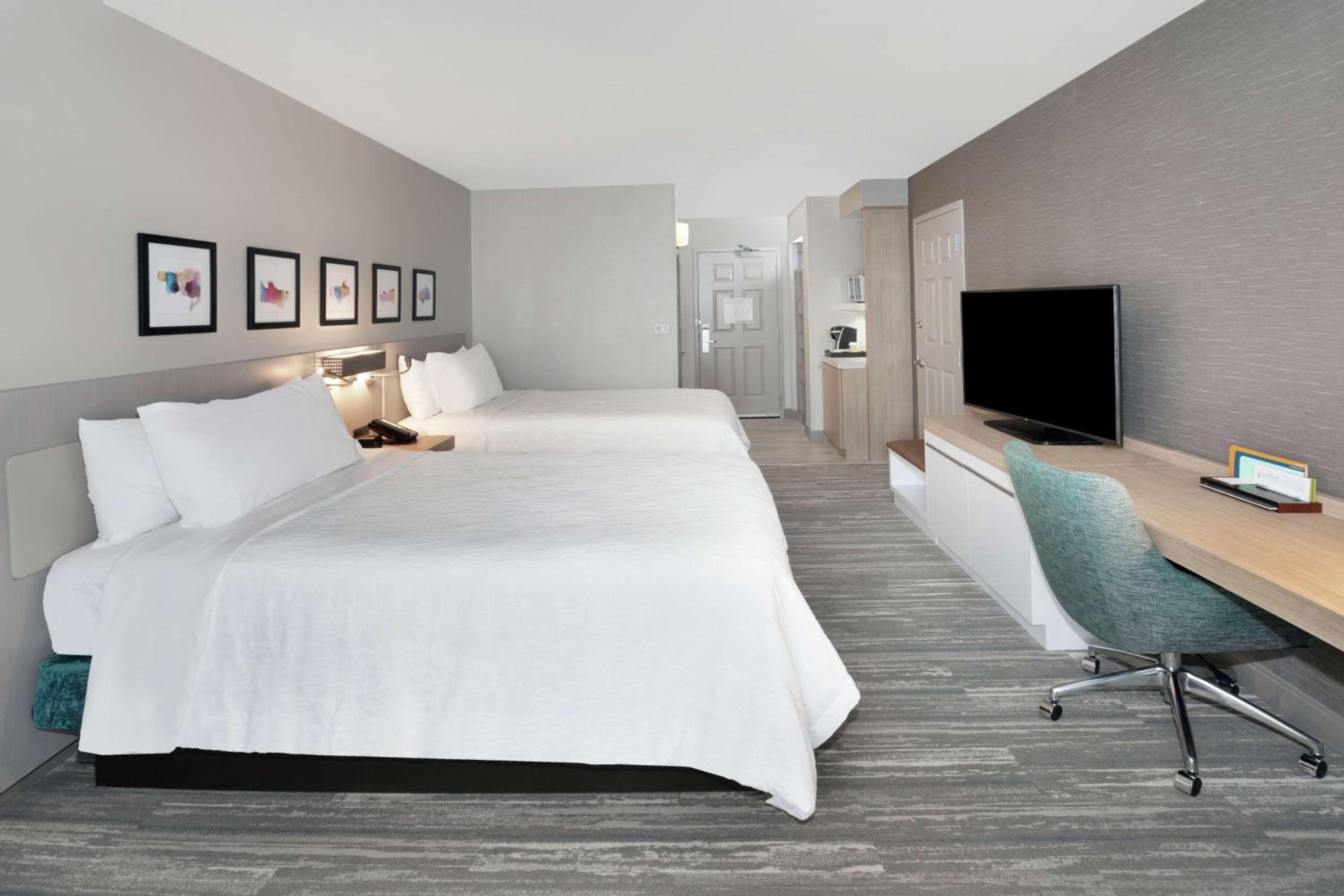 Double Room with Two Double Beds - Non-Smoking - Photo 3