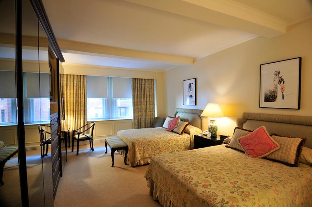 Deluxe Queen Suite photo 1