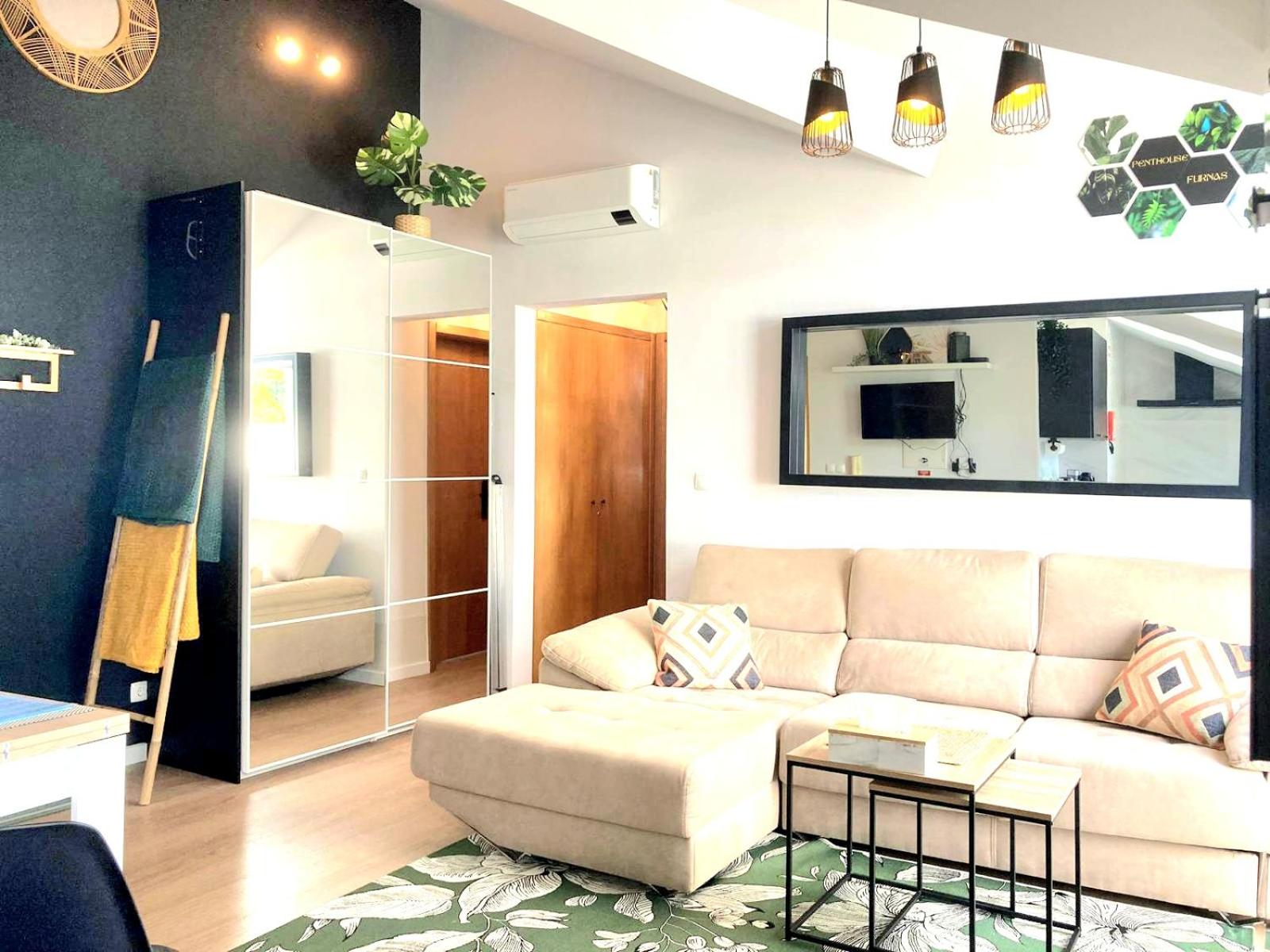 One-Bedroom Apartment photo 1