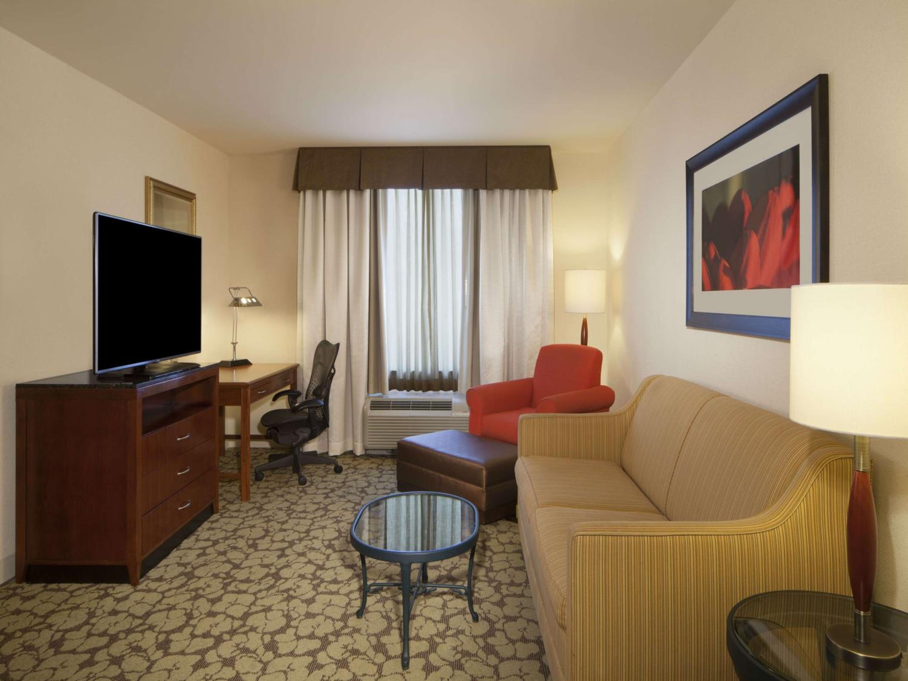 One-Bedroom King Suite with Sofa Bed photo 1