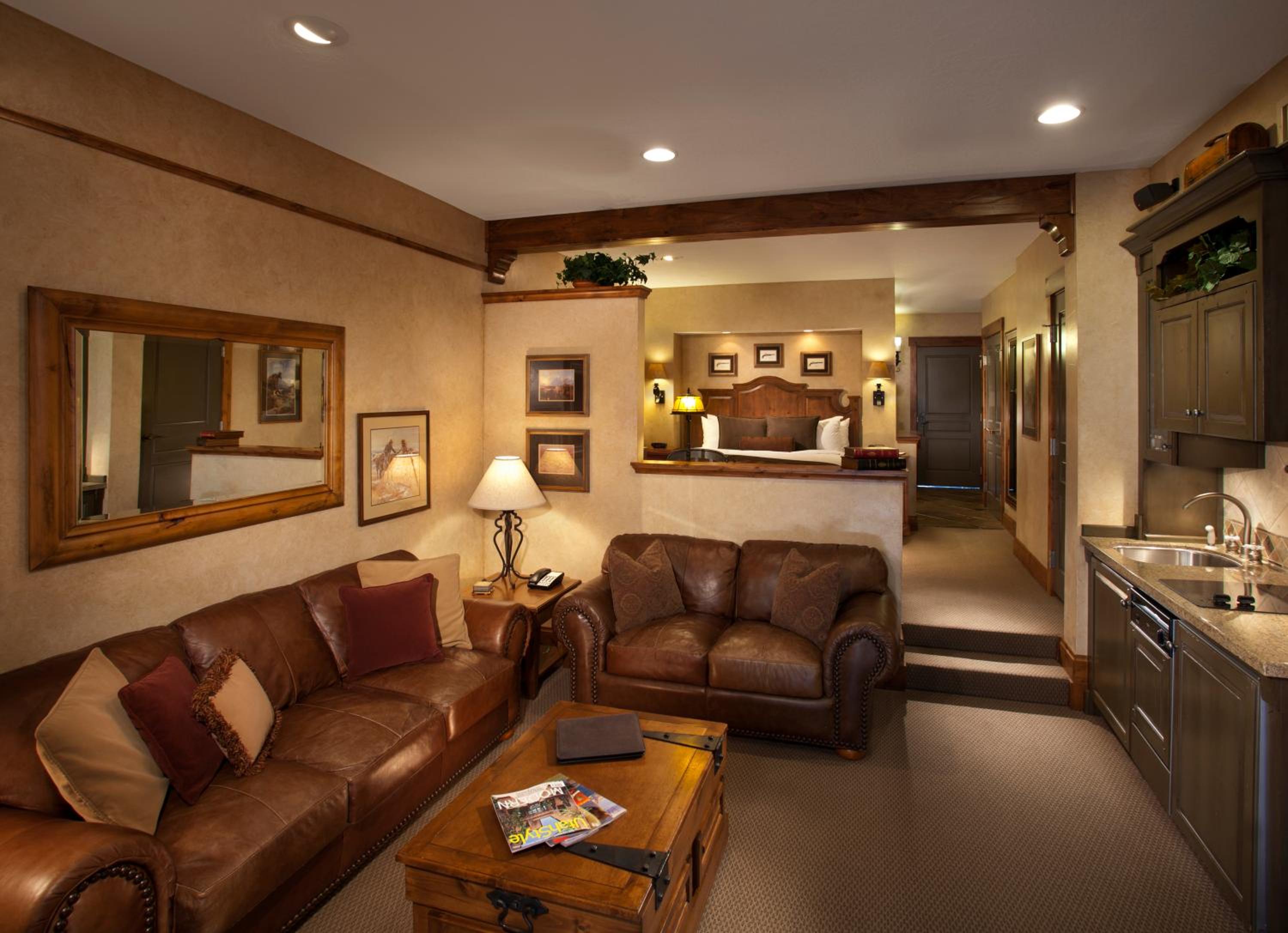 Executive Suite - Photo 3