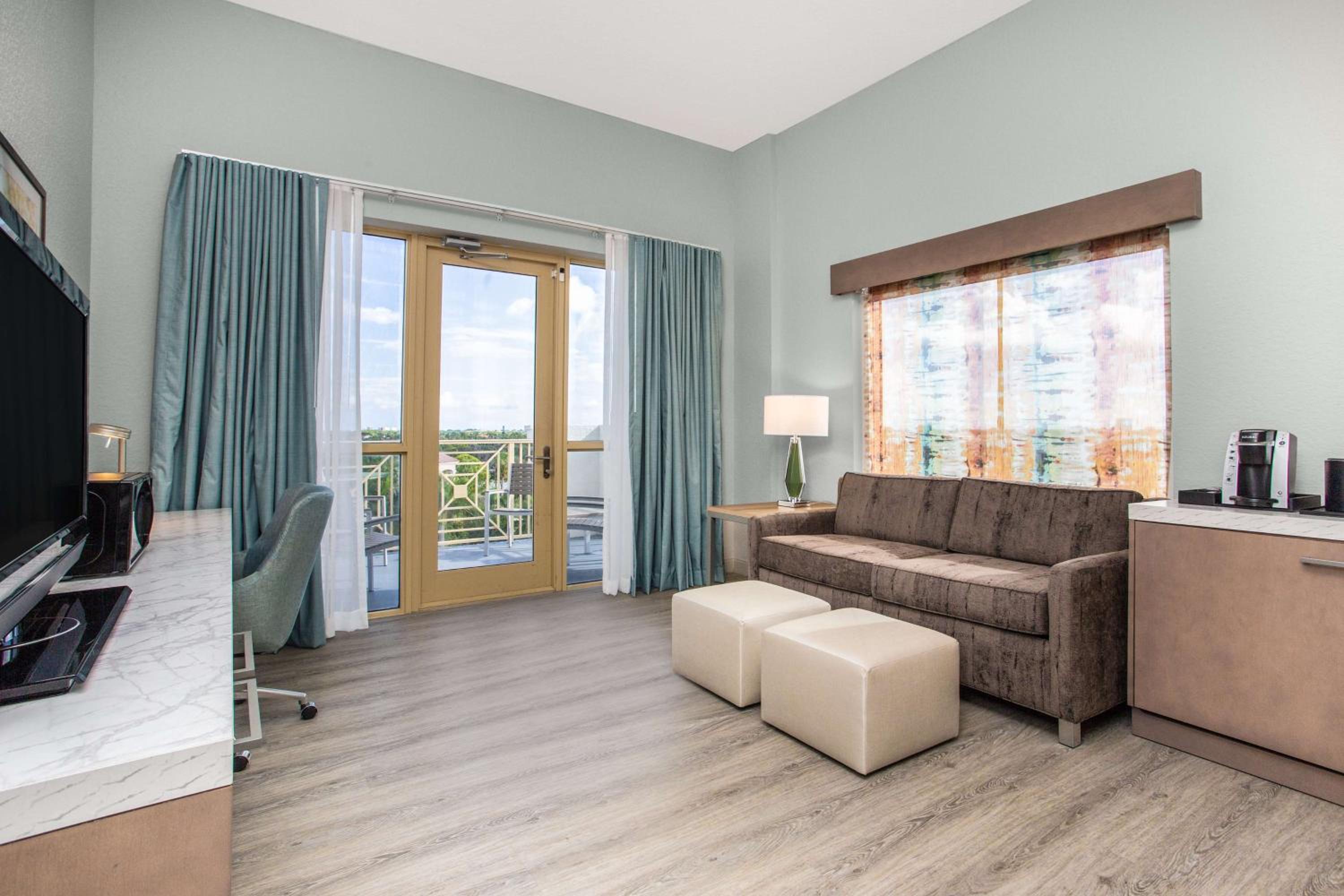 One-Bedroom Suite - Photo 12