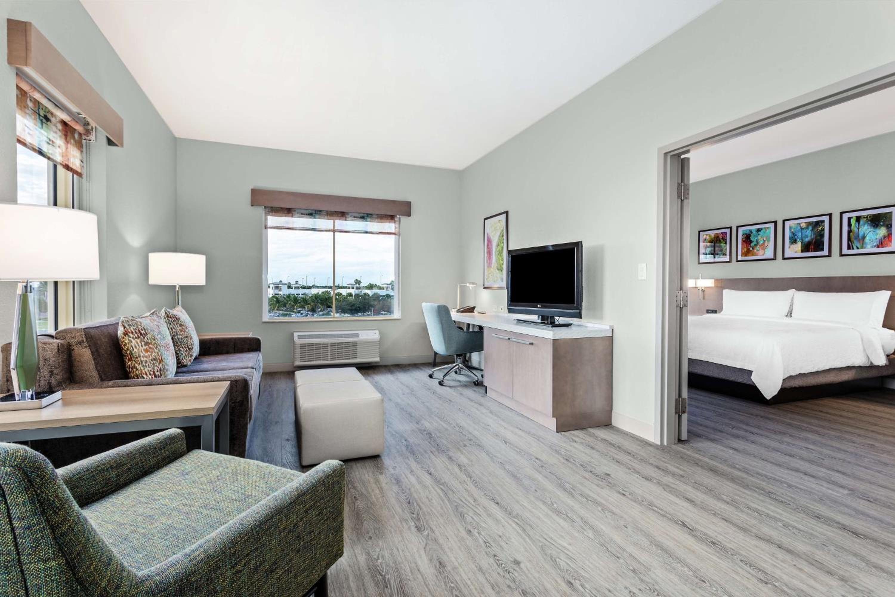 One-Bedroom Suite - Photo 15