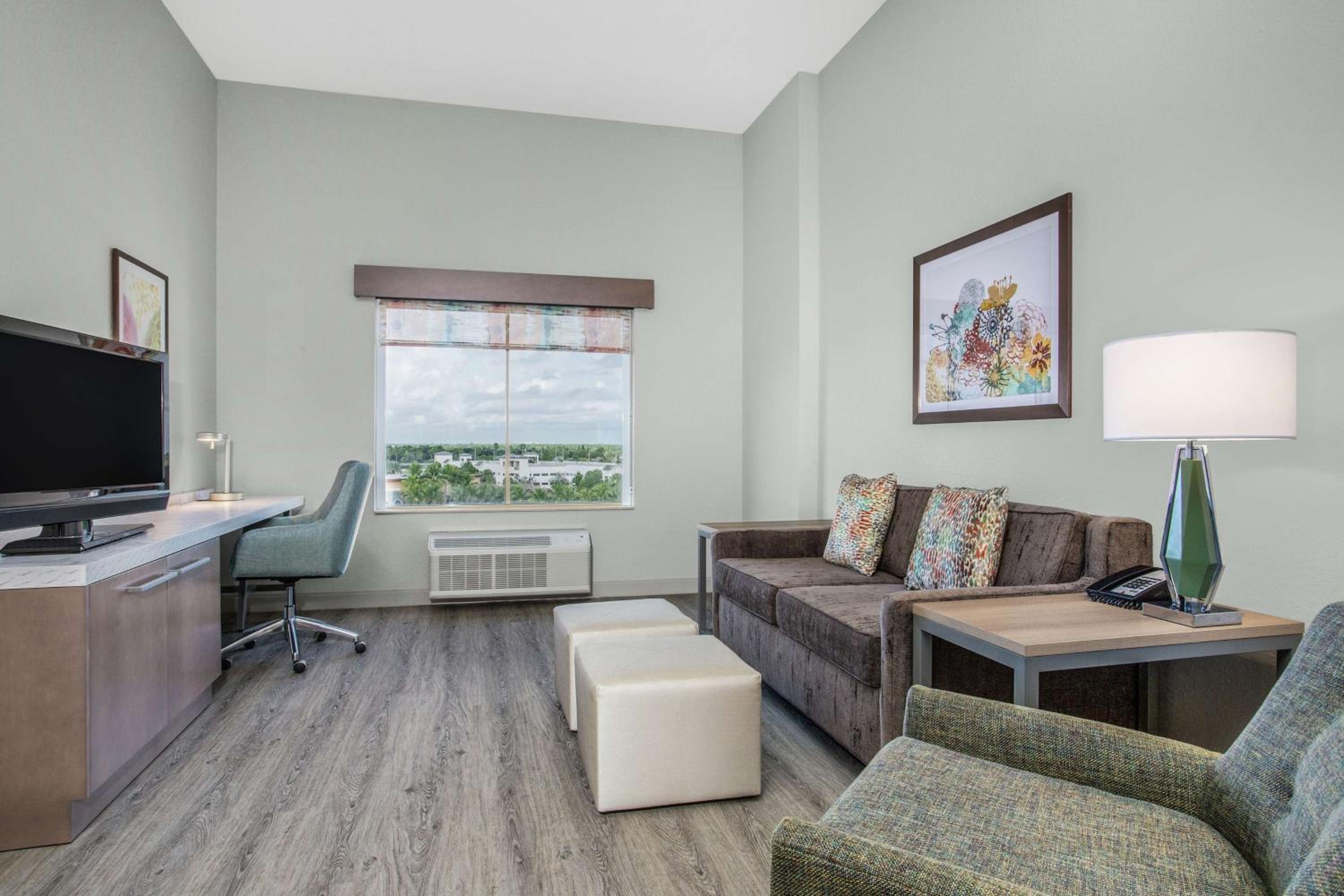 One-Bedroom Suite - Photo 14