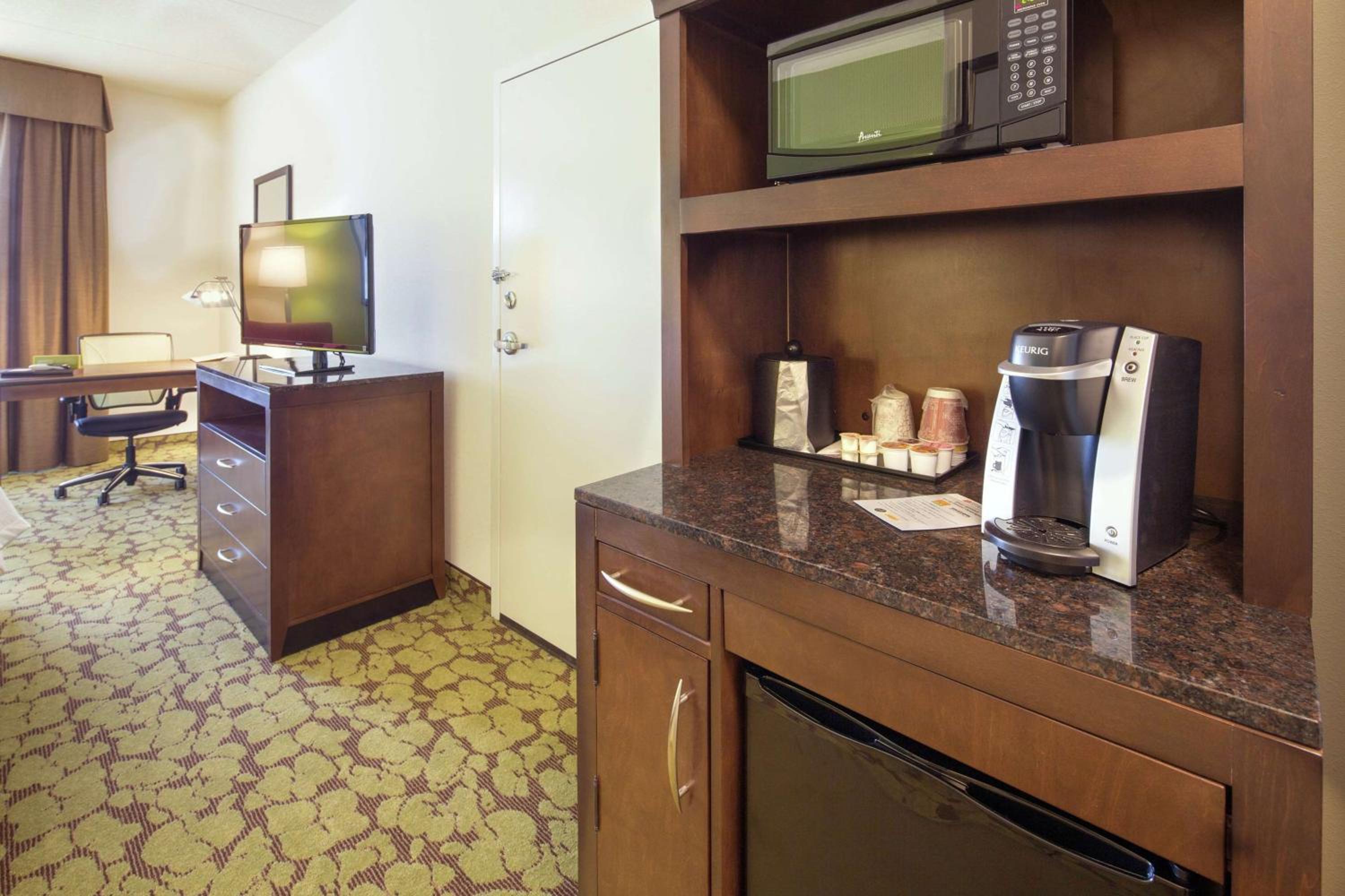 Premium King Room - Photo 1