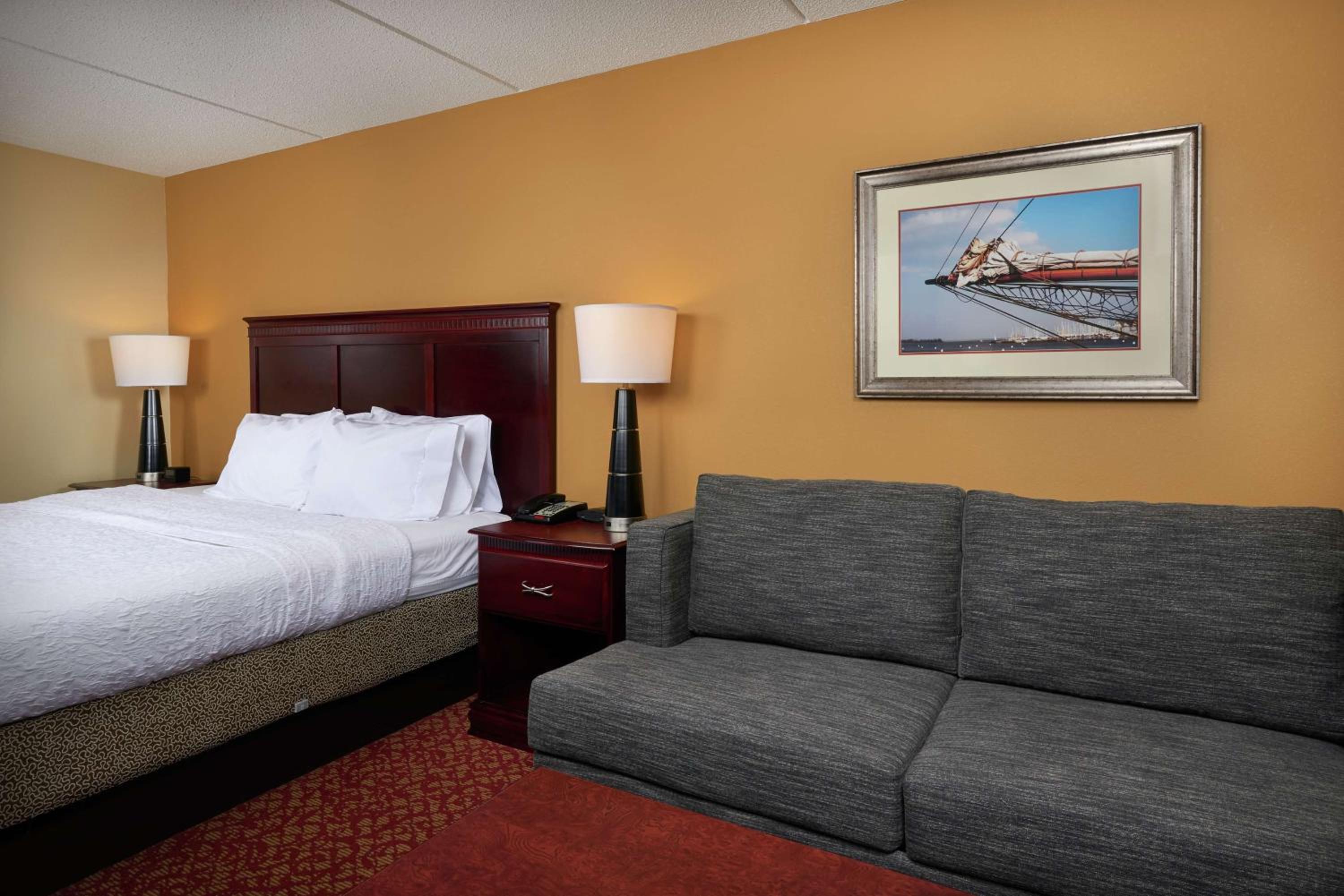 King Room with Sofa Bed - Non-Smoking - Photo 1