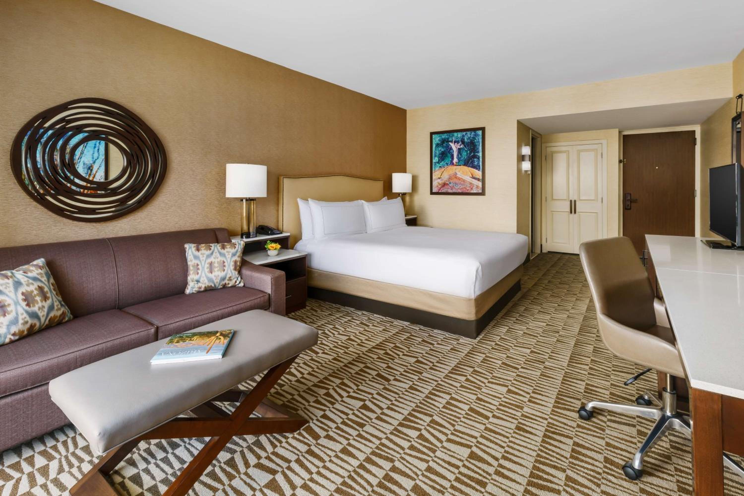 King Room with Pool View and Patio - Photo 5