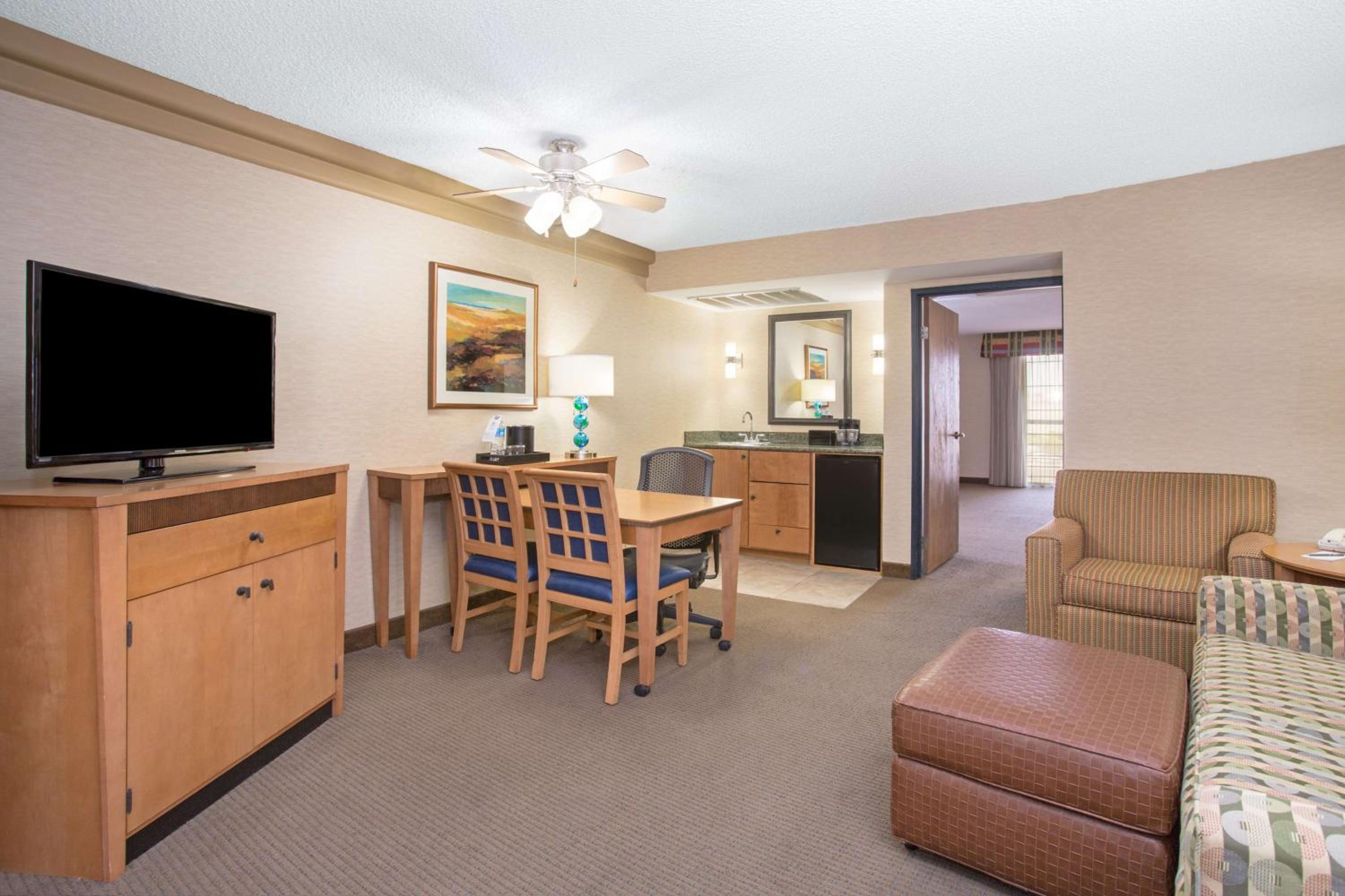 King Suite - Photo 5