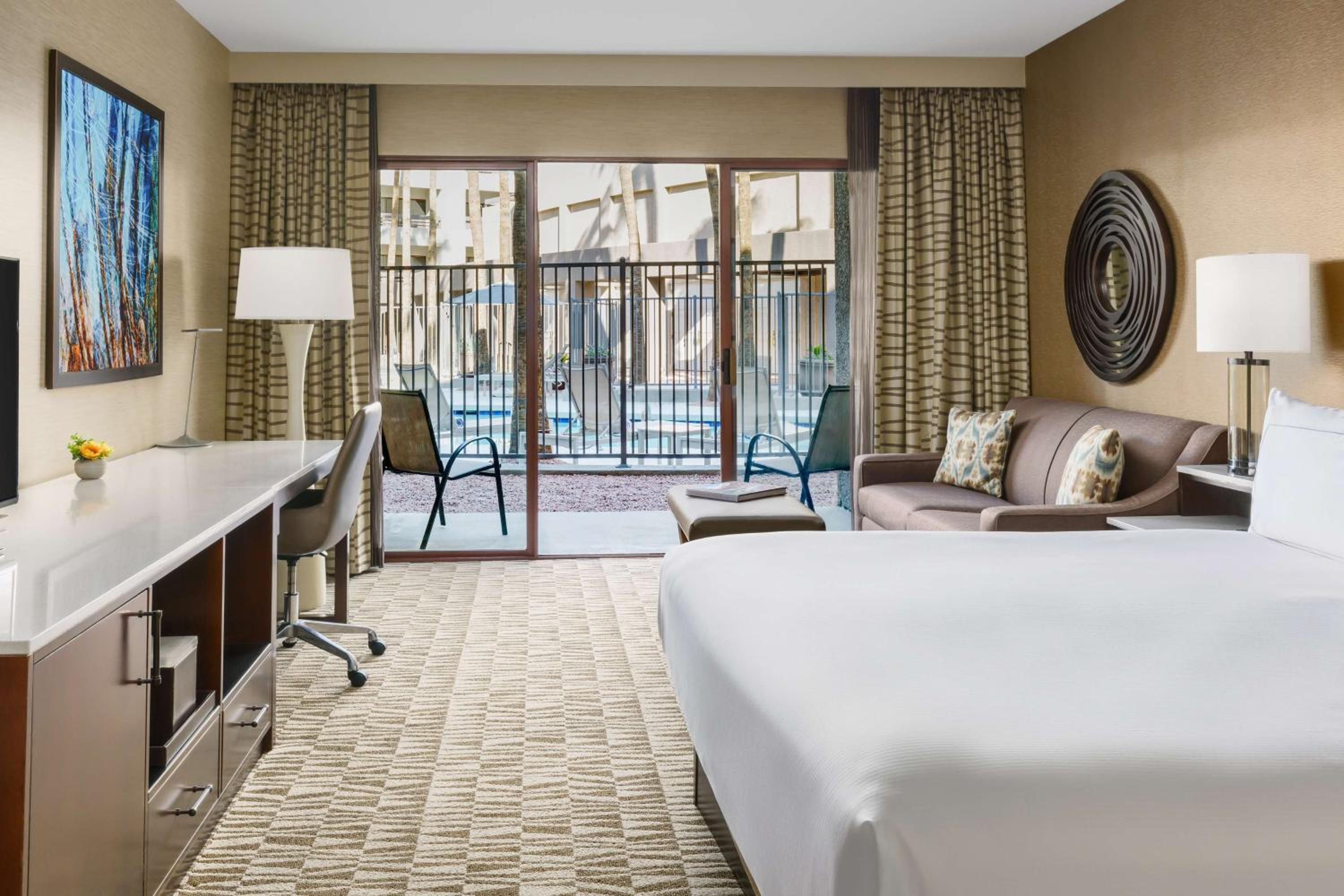 King Room with Pool View and Patio - Photo 2