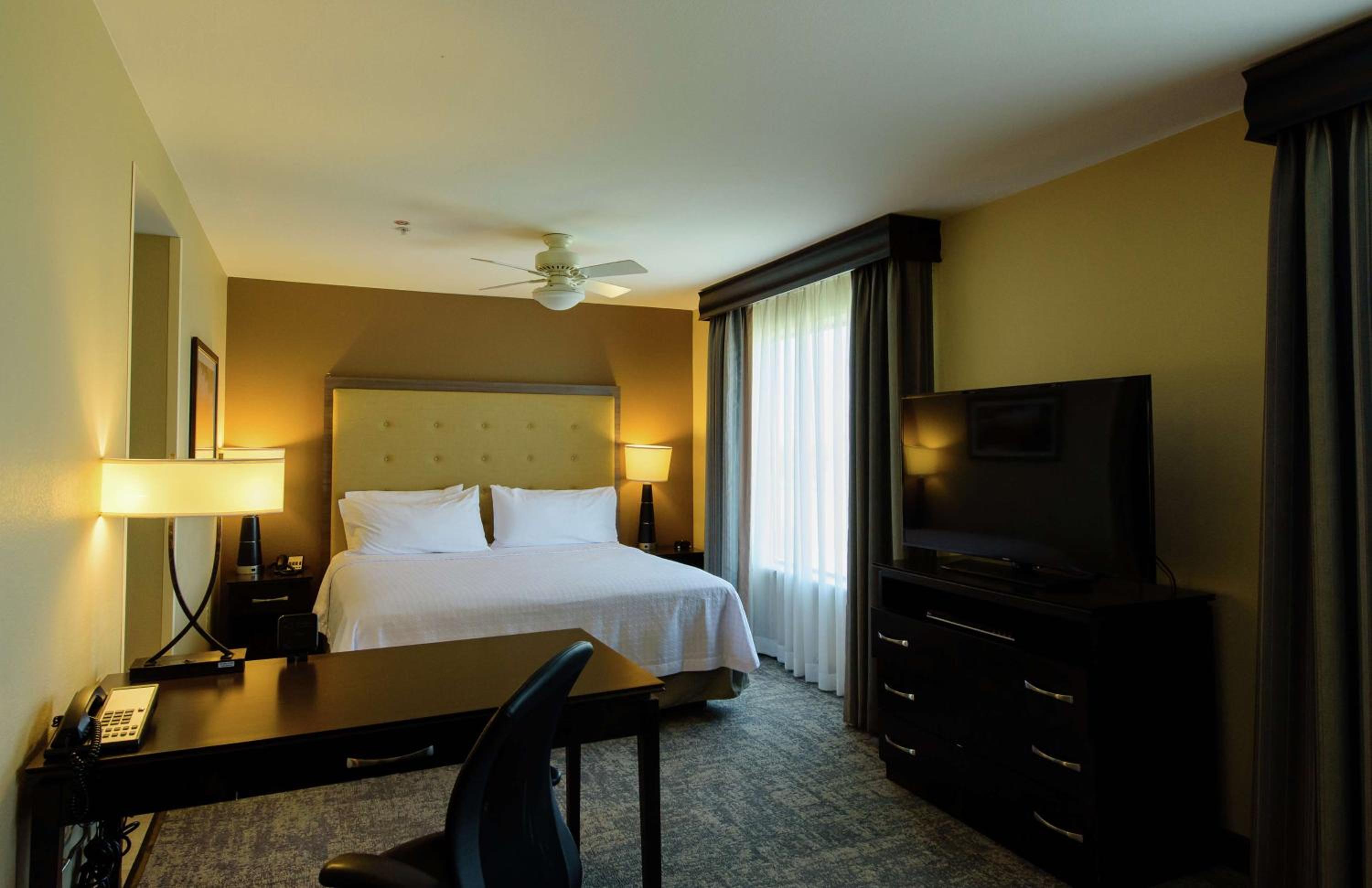 King Studio Suite - Non-Smoking - Photo 1