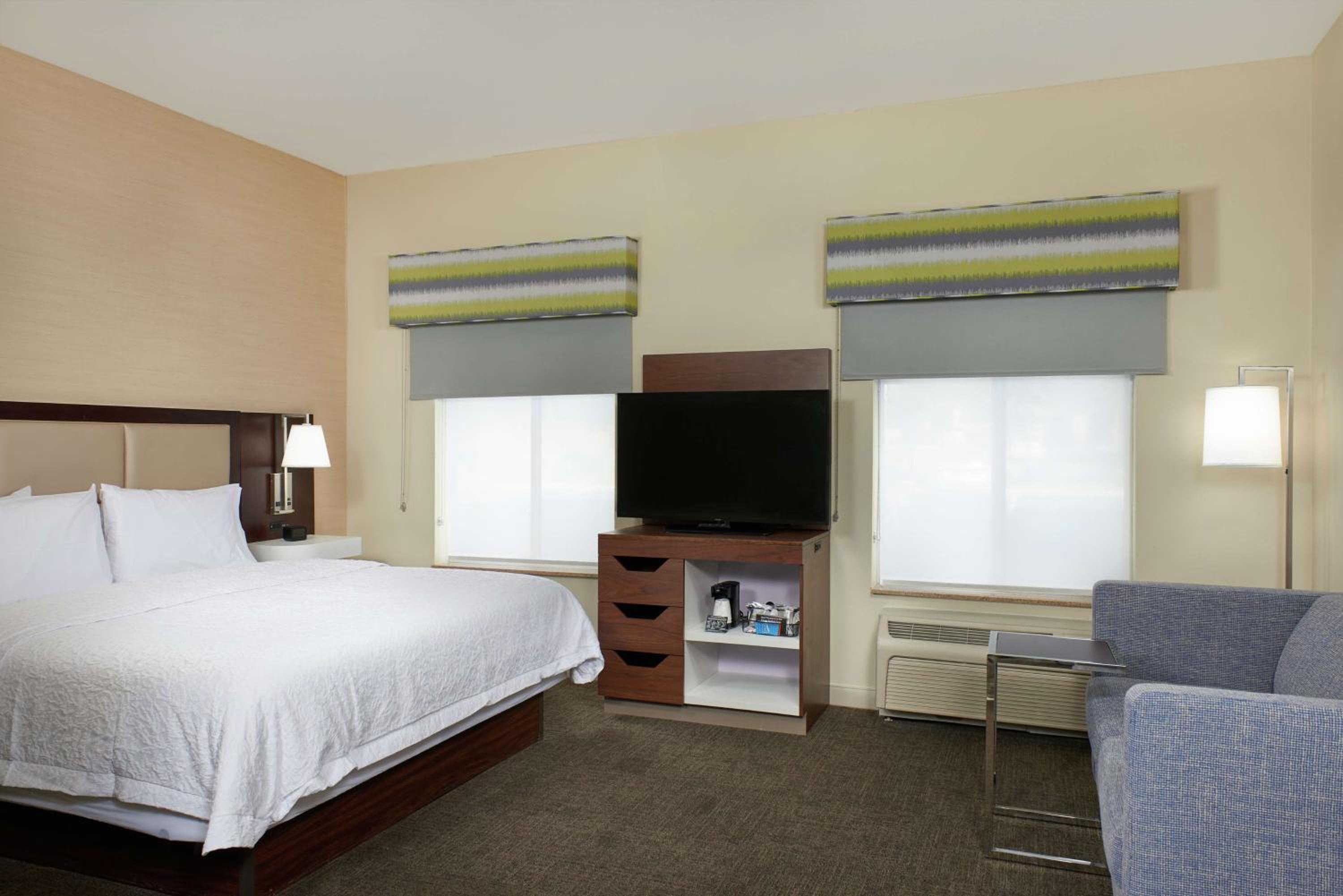 King Studio Suite with Sofa Bed - Non-Smoking - Photo 2