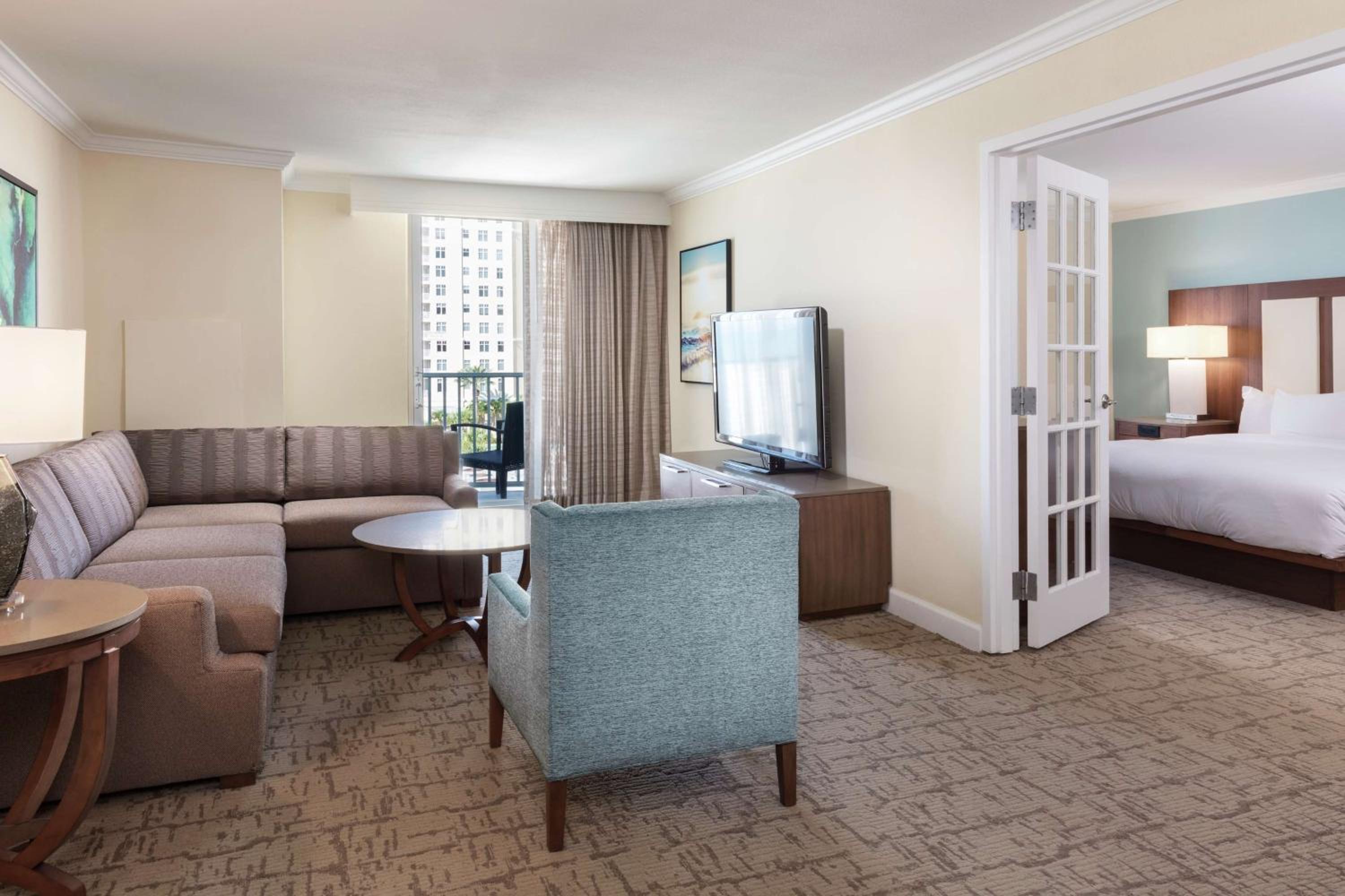 The Palm Suite - Photo 2