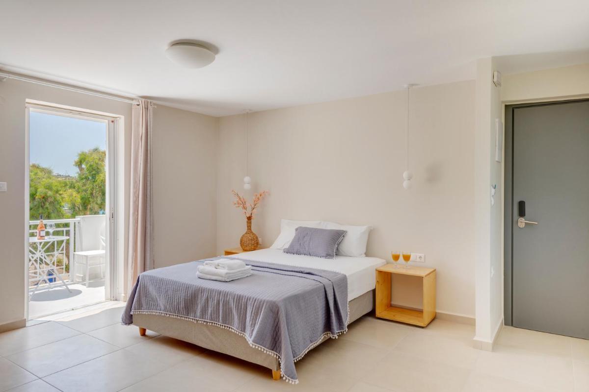 Standard Triple Room with Sea View photo 1