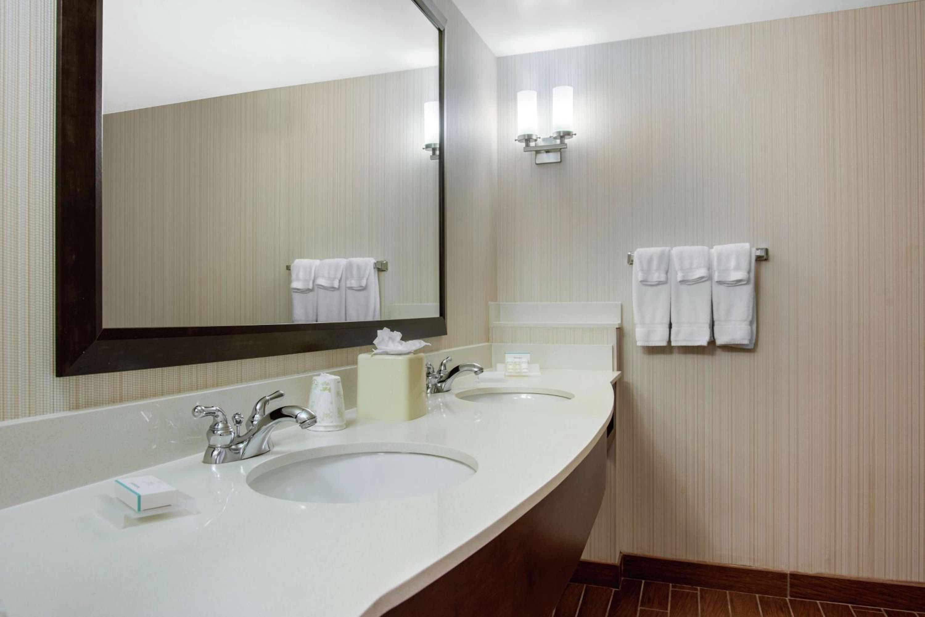 King Room - Hearing Access - Photo 5
