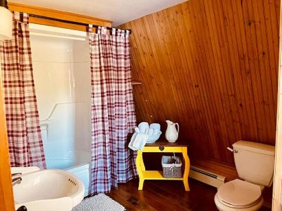 Queen Room photo 1