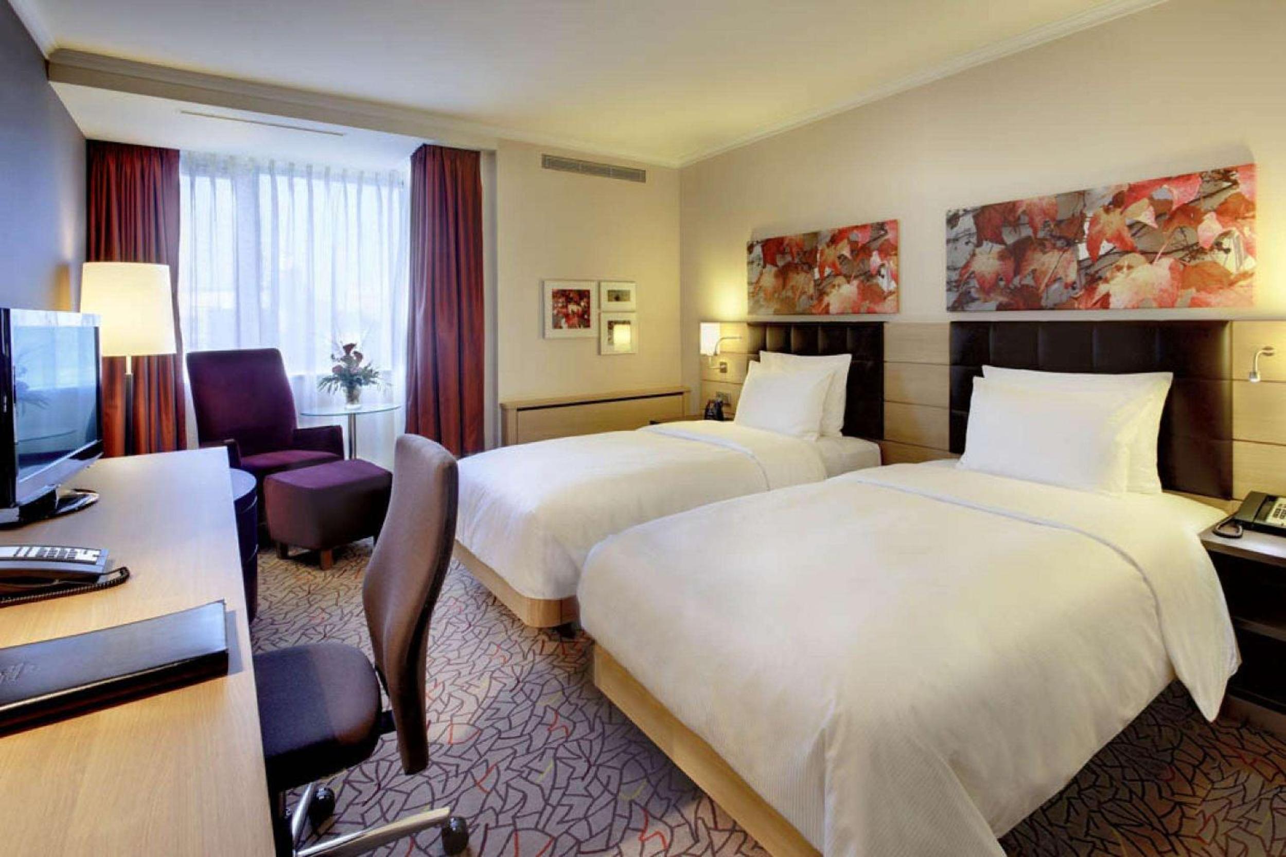Twin Room - City Wing - Photo 1