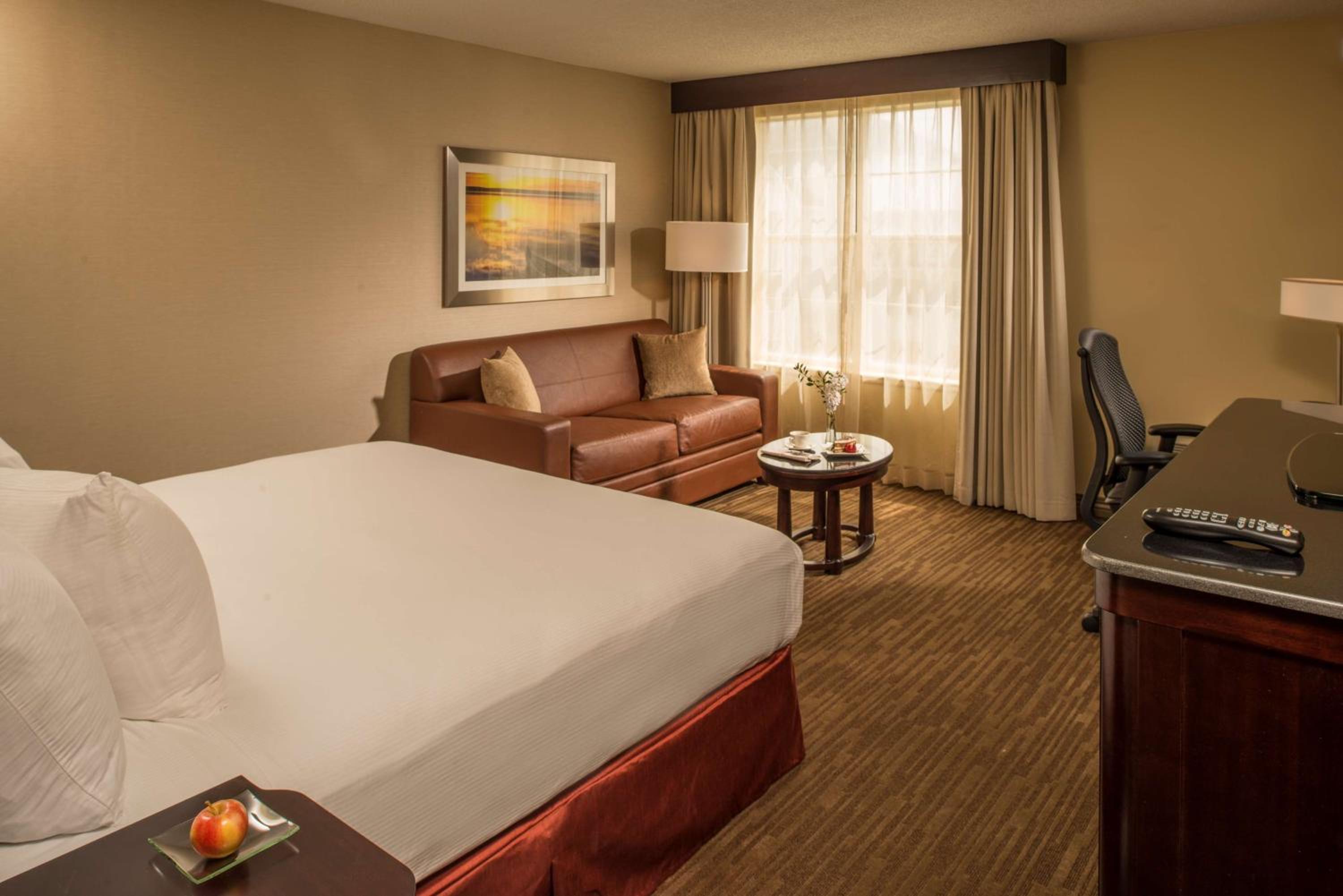 King Room with Pool View - Photo 2