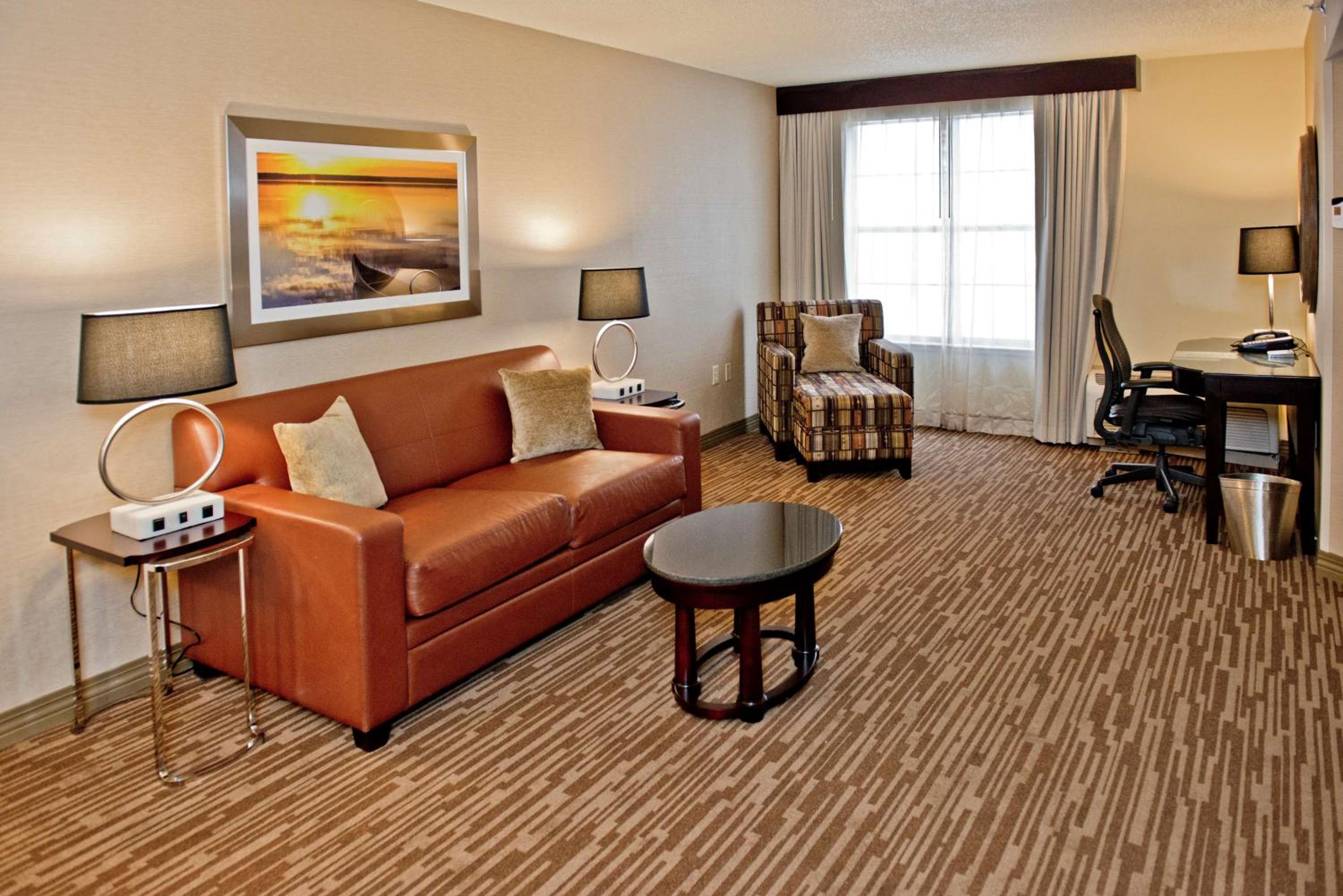 One-Bedroom King Suite photo 2