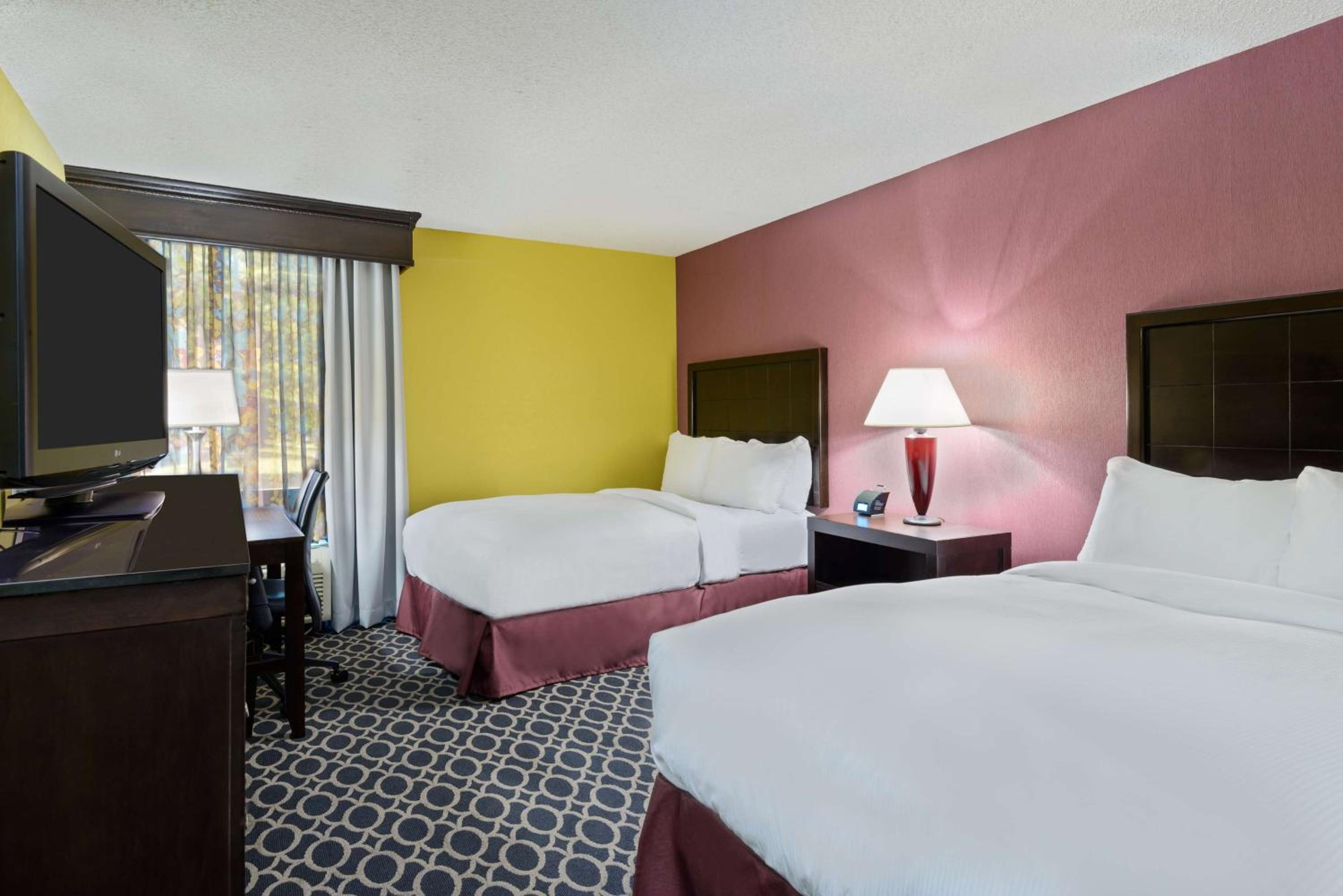 Double Room with Two Double Beds - Non-Smoking - Photo 2
