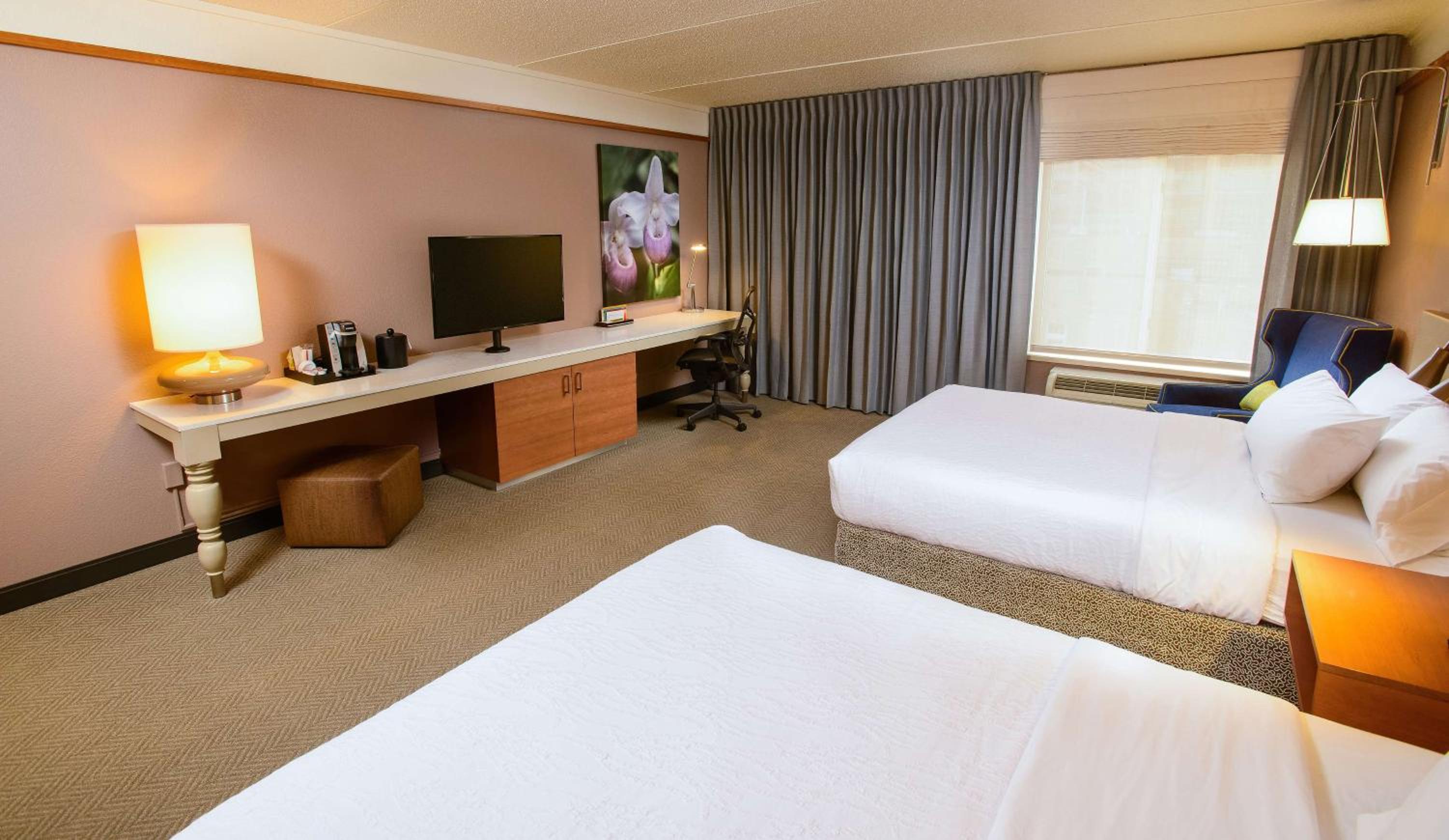 Queen Room with Two Queen Beds - Mobility Access - Photo 6