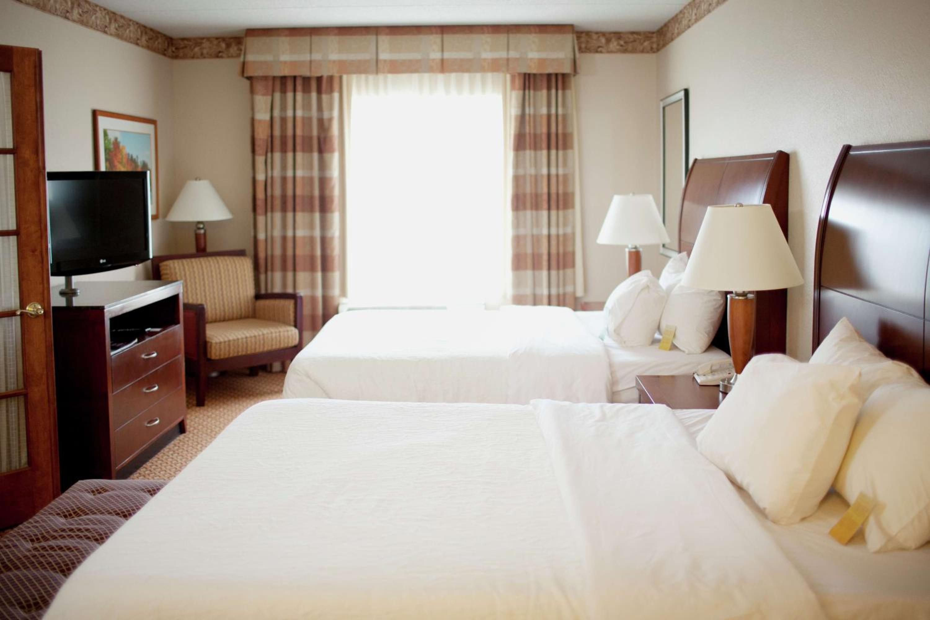 Queen Room with Two Queen Beds - Mobility Access - Photo 3