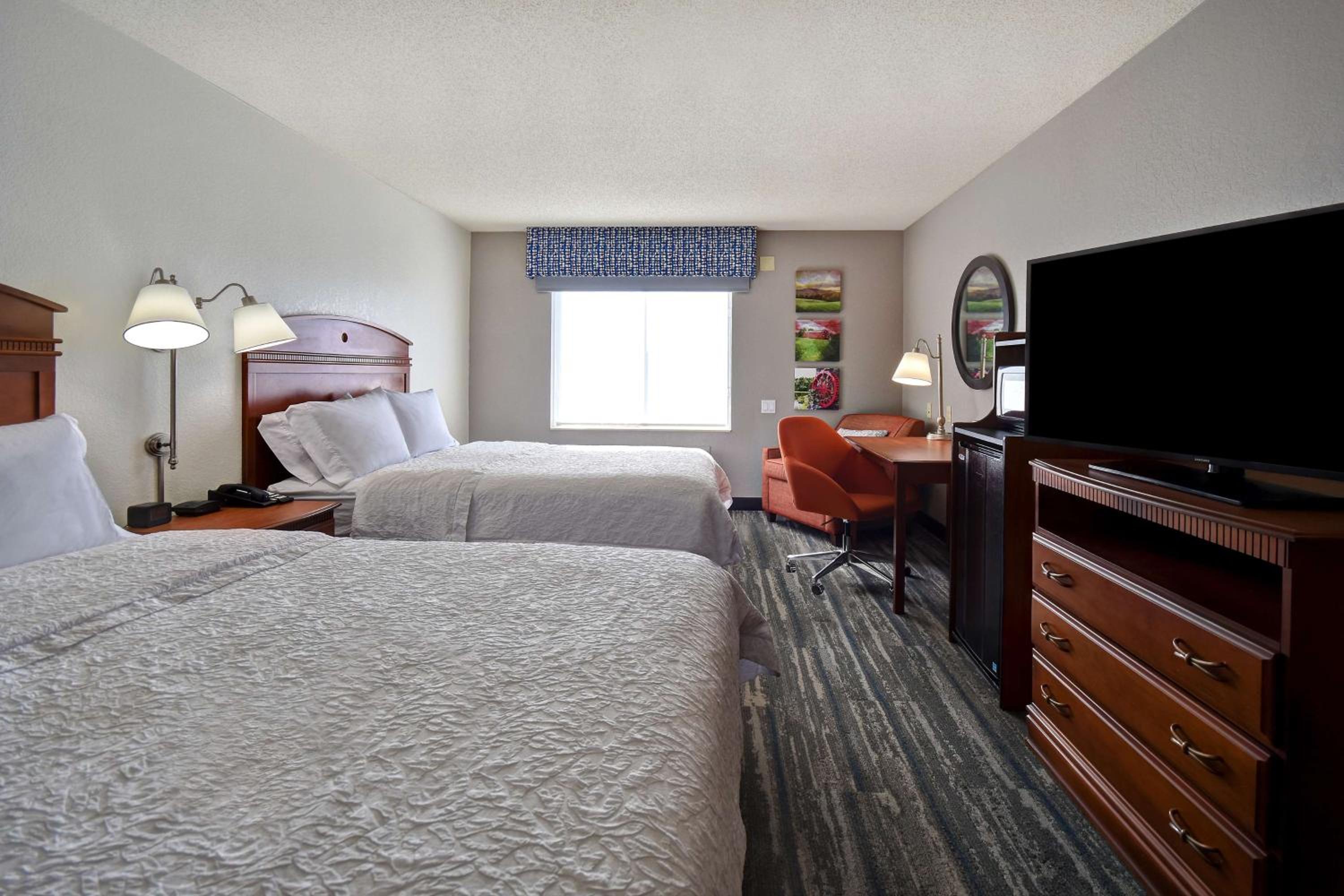 Queen Room with Two Queen Beds - Mobility and Hearing Access/Non-Smoking - Photo 5