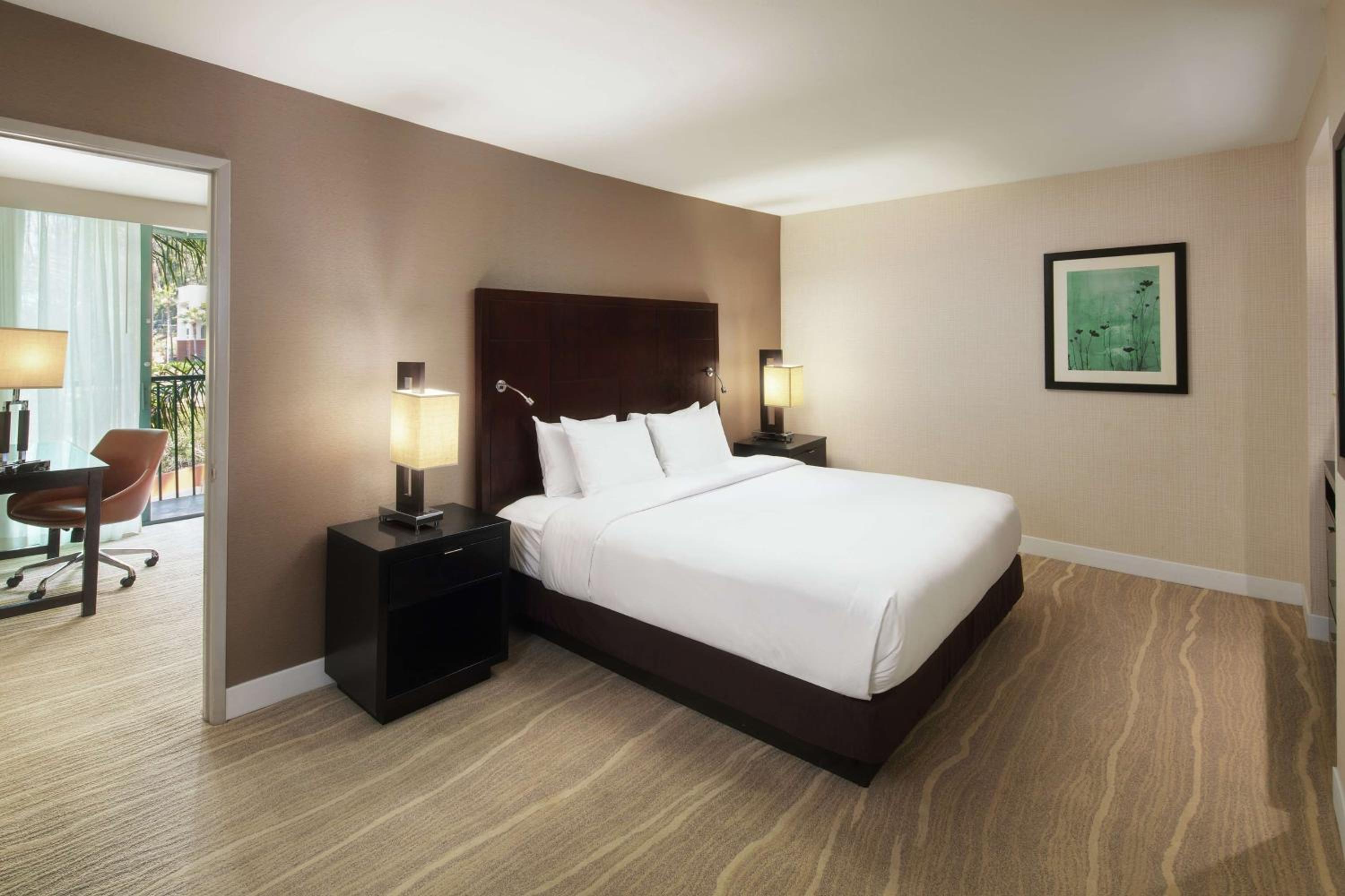 Two-Bedroom Queen Suite