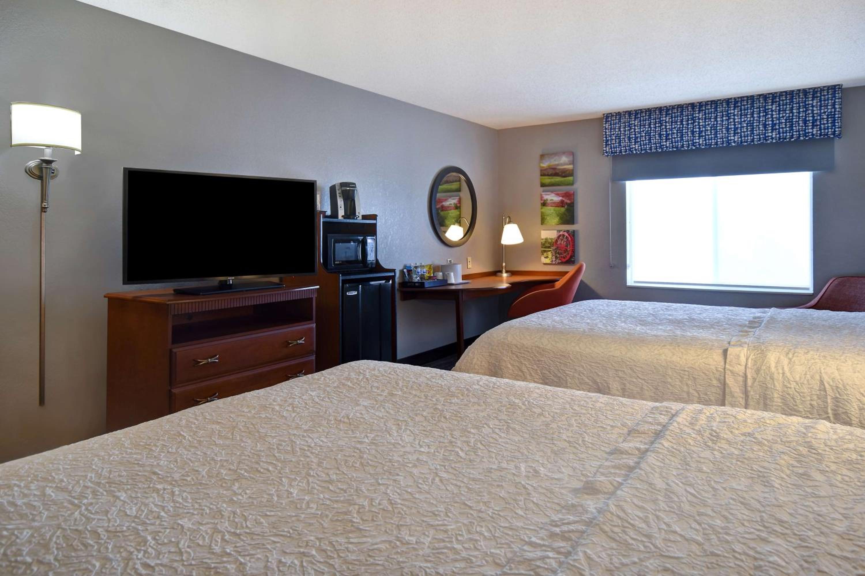 Queen Room with Two Queen Beds - Mobility and Hearing Access/Non-Smoking - Photo 2