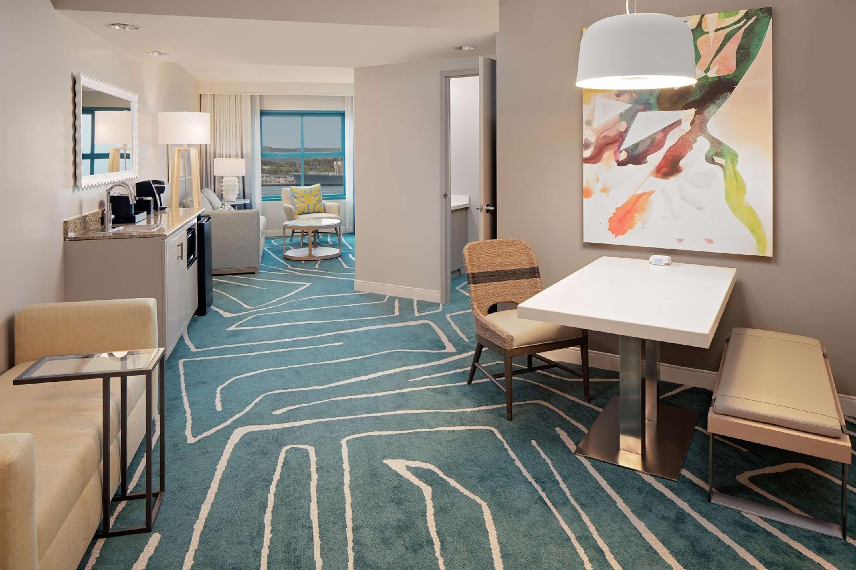 Corner King Suite with Bay View - Photo 2