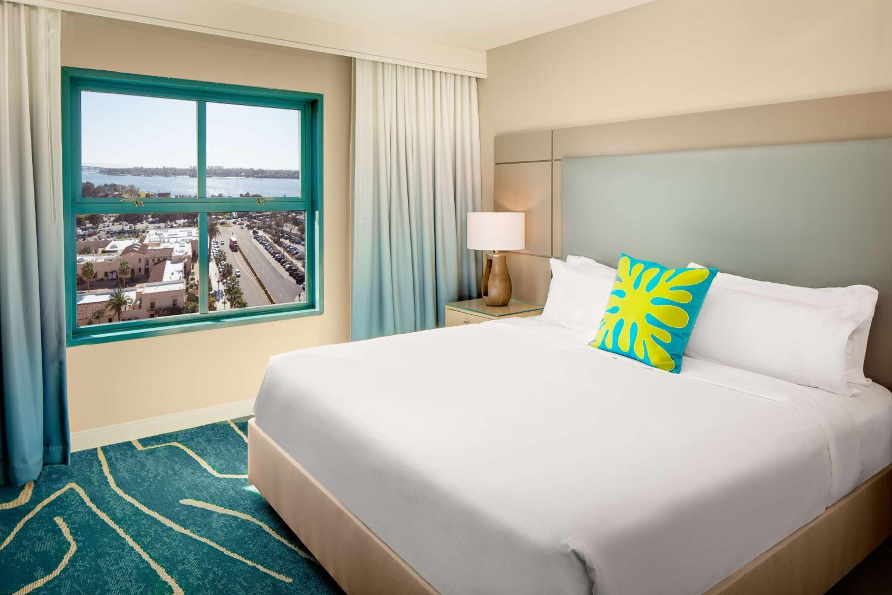 King Suite with Bay View - Photo 2